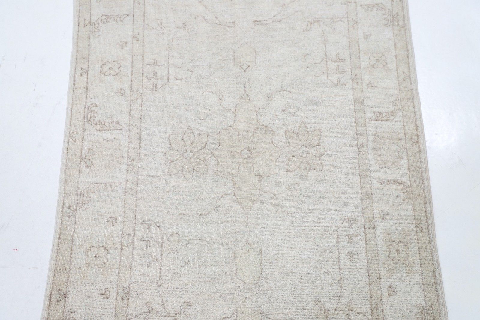 Tapis en laine turque noué à la main, motif floral, beige, 79 x 122 cm photo for sale
