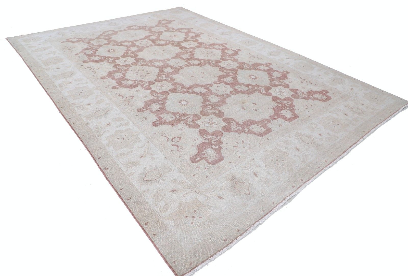 Tapis noué à la main beige et rose poudré, 270 x 366 cm. Tapis à motif floral traditionnel photo furniture