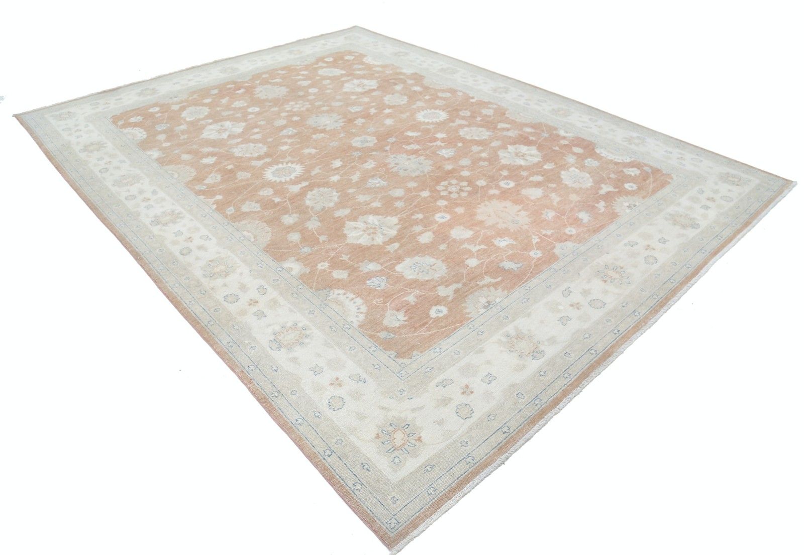 Tapis Oushak floral noué à la main, rouge doux et beige, 265 x 348 cm. 100 % laine photo furniture