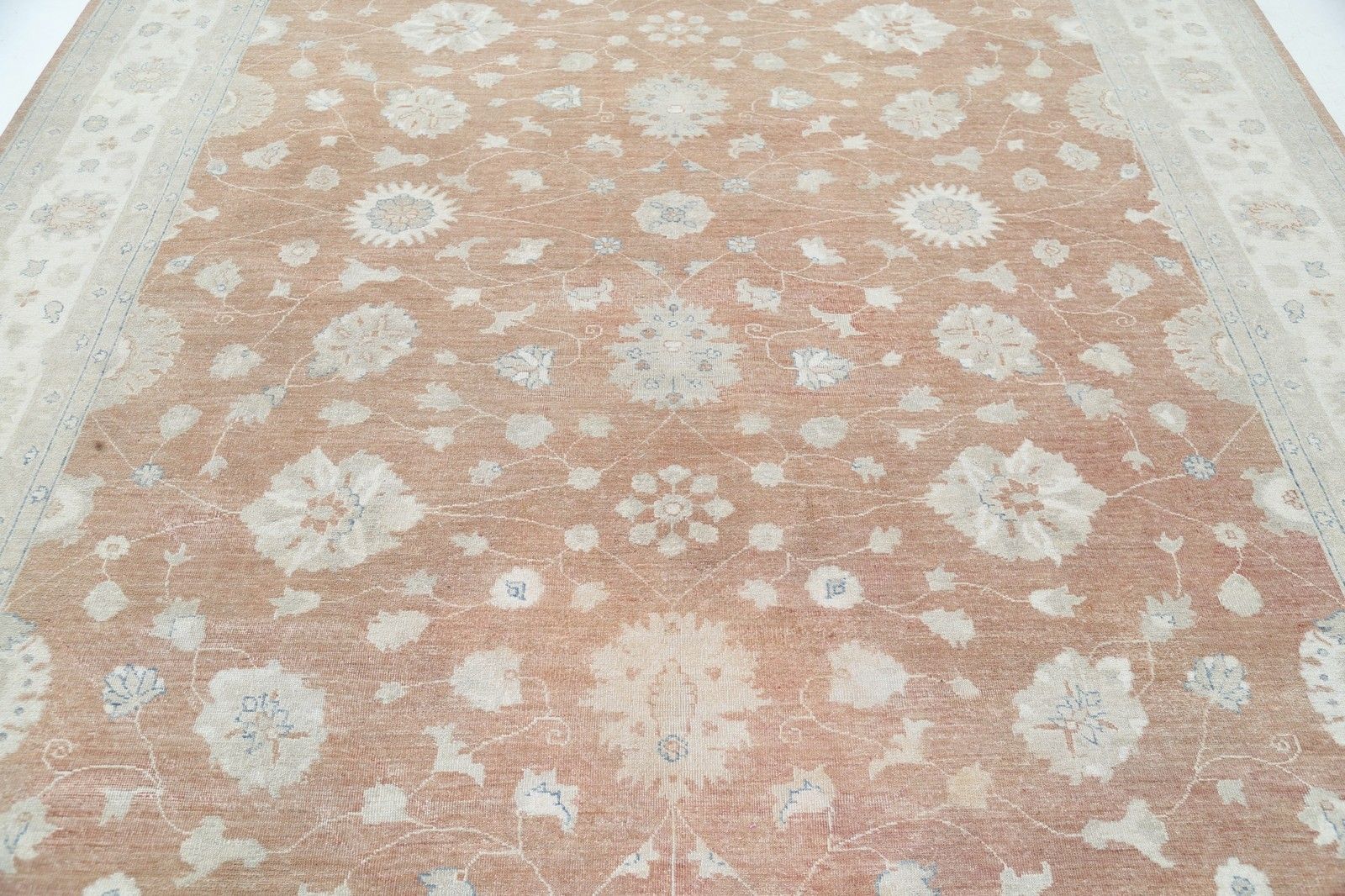 8.7x11.5 Ft Hand Knotted Floral Oushak Area Rug In Soft Red And Beige. 100% Wool photo for sale