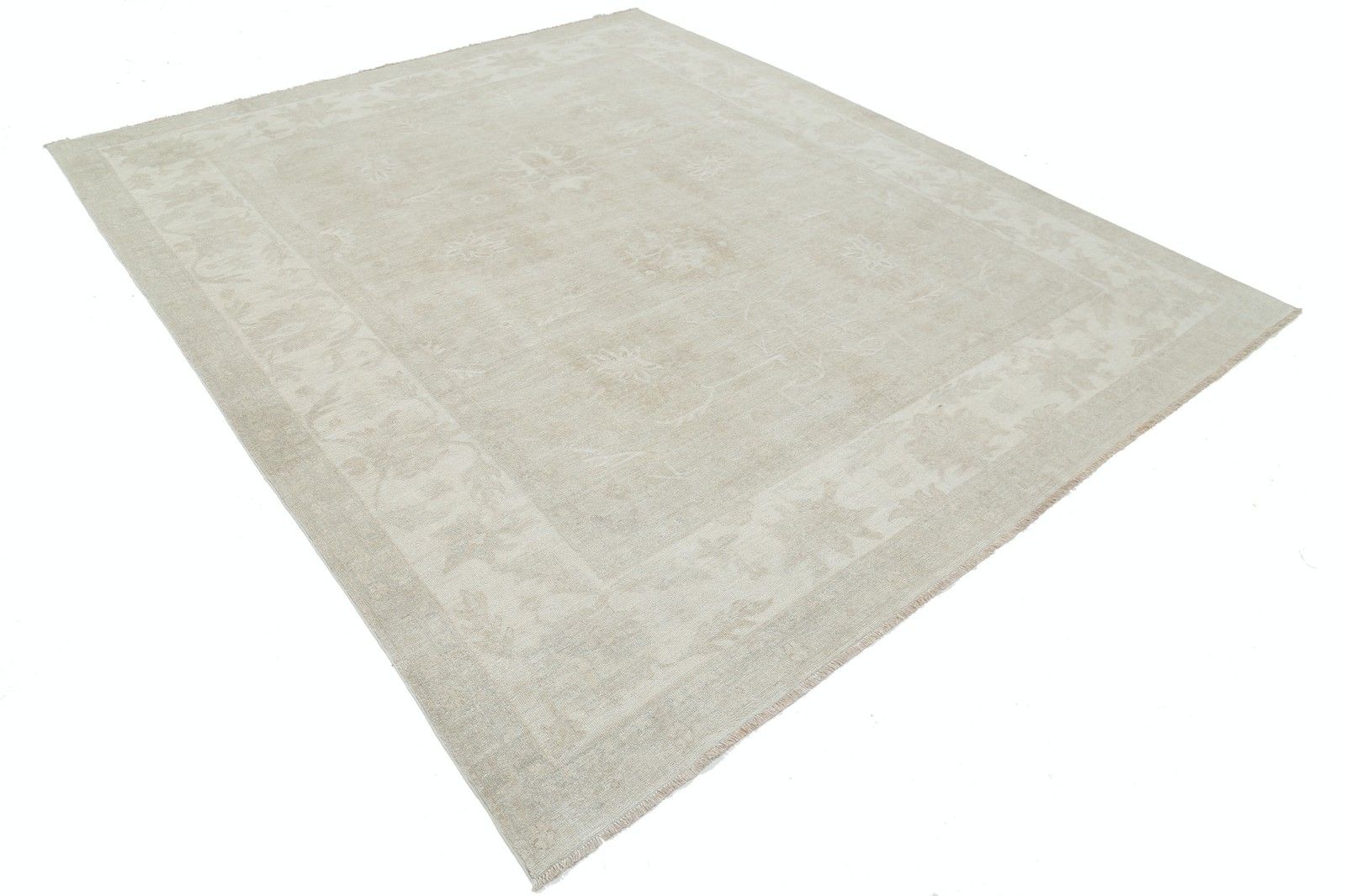 8x9,7 ft Handgeknoopt Beige Wollen Oushak Vloerkleed met Allover Bloemmotief photo furniture