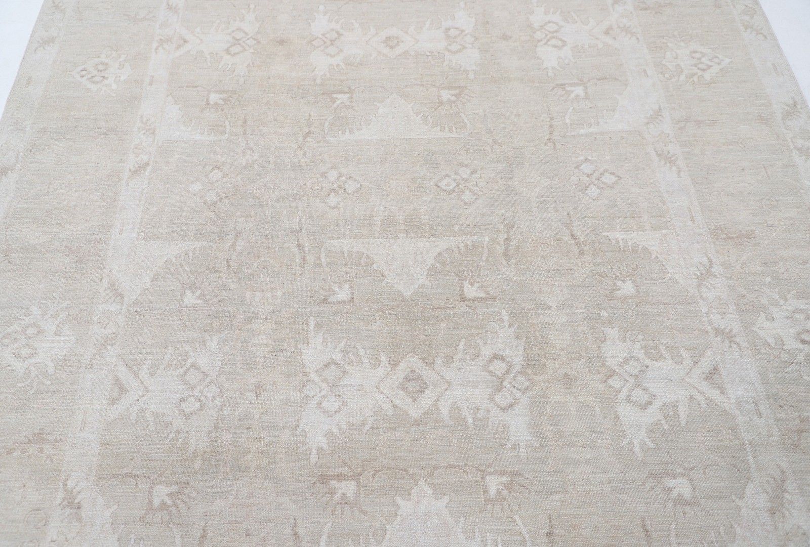 Tapis traditionnel noué à la main, beige, 190 x 256 cm, pour salon. 100 % laine photo for sale