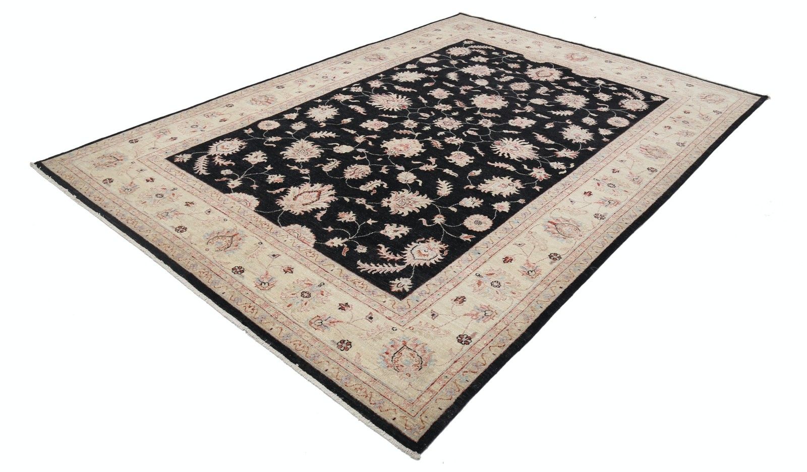 6,8 x 9,7 ft handgeknoopt bloemmotief Oushak-vloerkleed met zwart veld en beige rand. 100% wol photo furniture