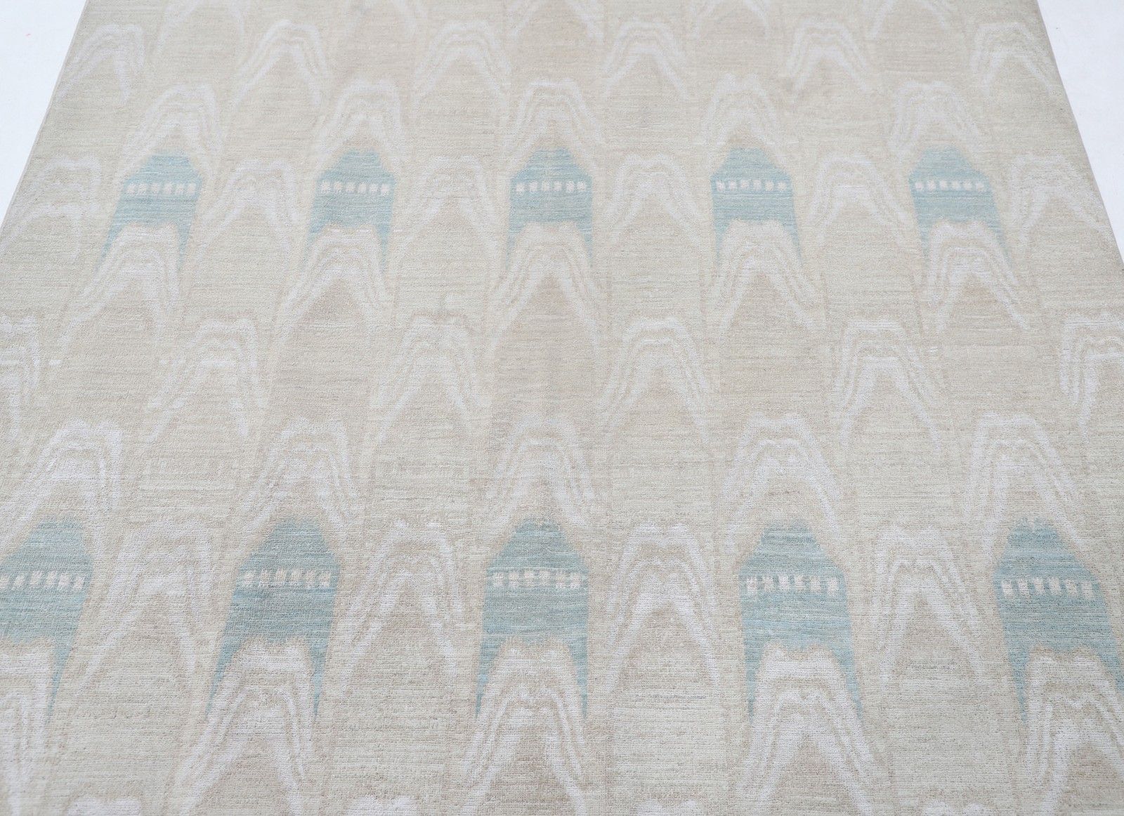 Tapis en laine noué à la main, bleu clair et beige, motif géométrique - 5,8 x 7,5 ft photo for sale