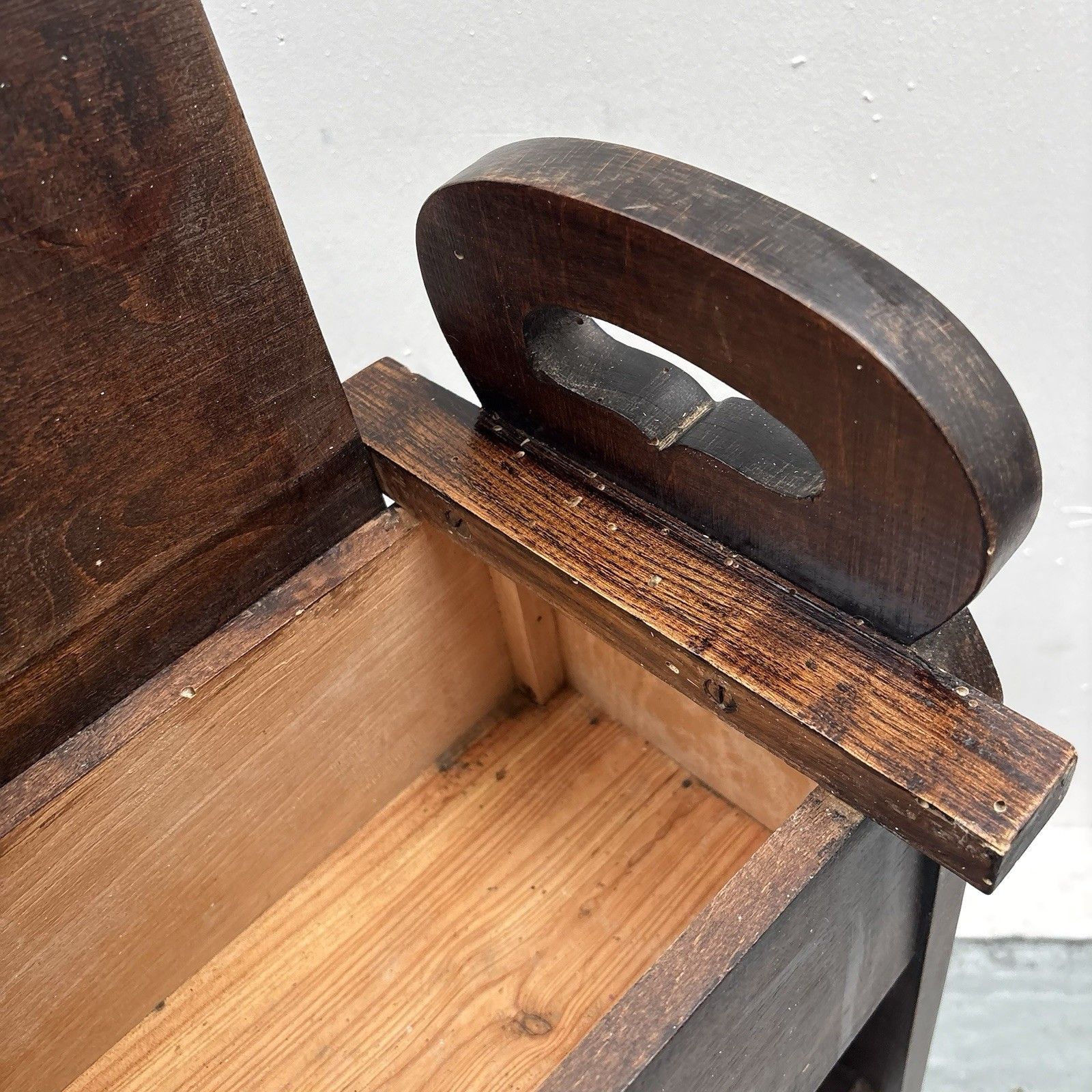 photo vinterior Antique French Arts & Crafts Oak Book Trough Or Magazine Stand Side Table