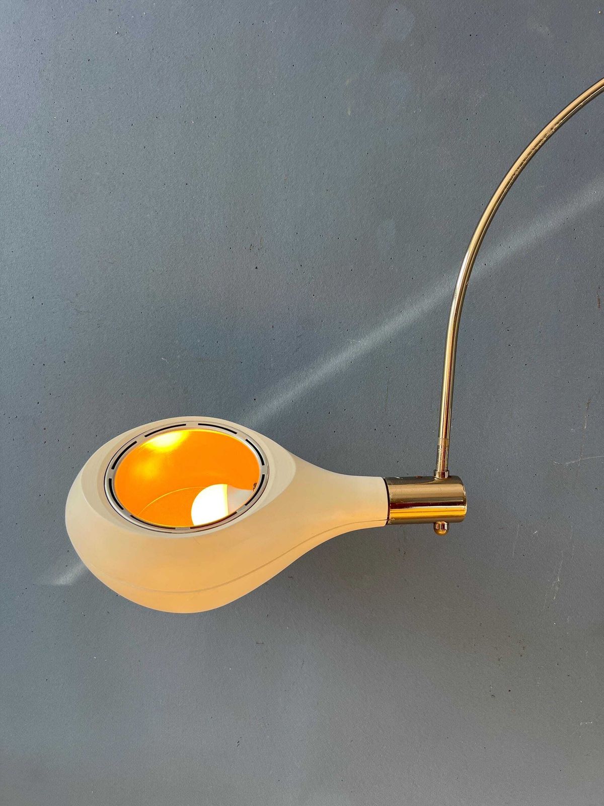 Verlichting Vintage Beige Wandlamp Met Boog Van Temde Leuchten photo
