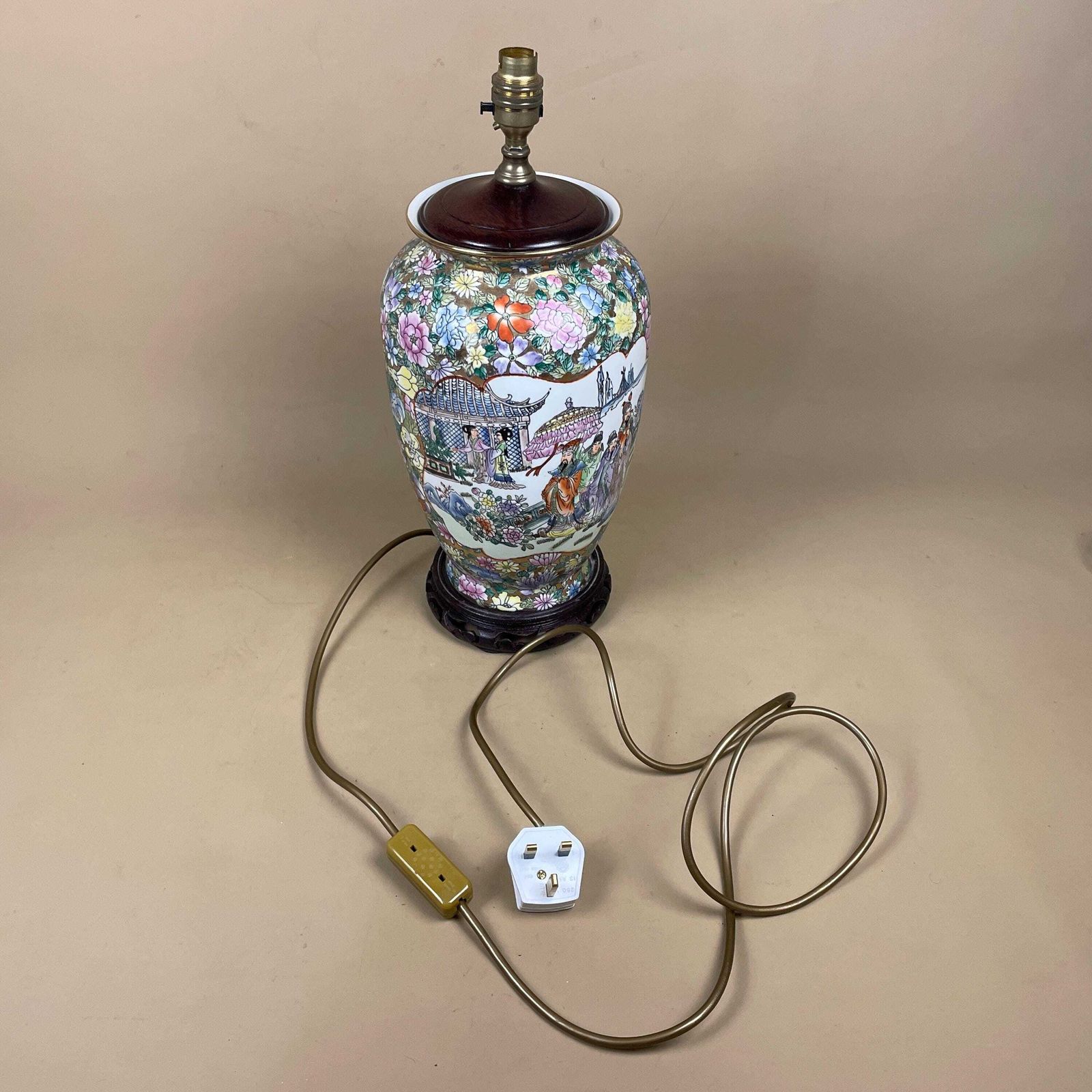 Lighting Large Oriental Ceramic Lamp Light Bedside Table Hand Painted Floral Design Pattern Wood Base Chinese Vase Antique Brass Gold Vintage Ornate photo