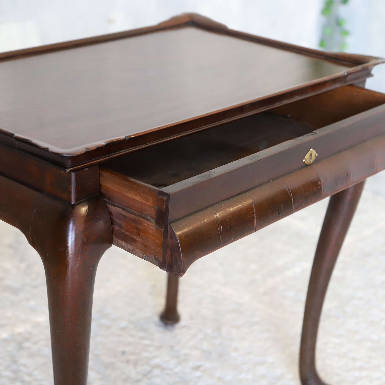 Early Georgian George II Cuban Mahogany Tray Top Silver Table With Cabriole Legs photo for sale