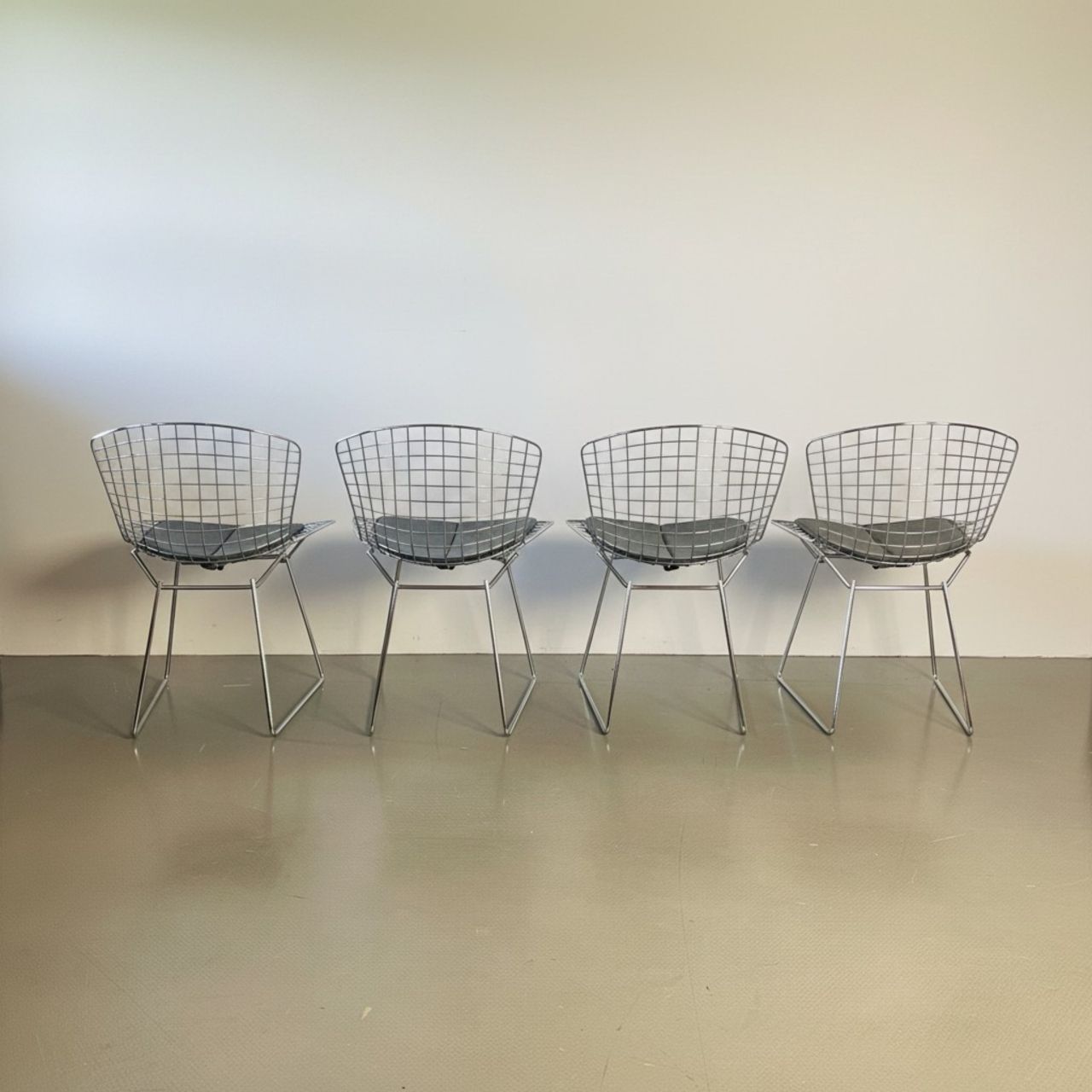Vintage Bertoia Set Of 4 Side Chairs In Chrome photo 1679.0