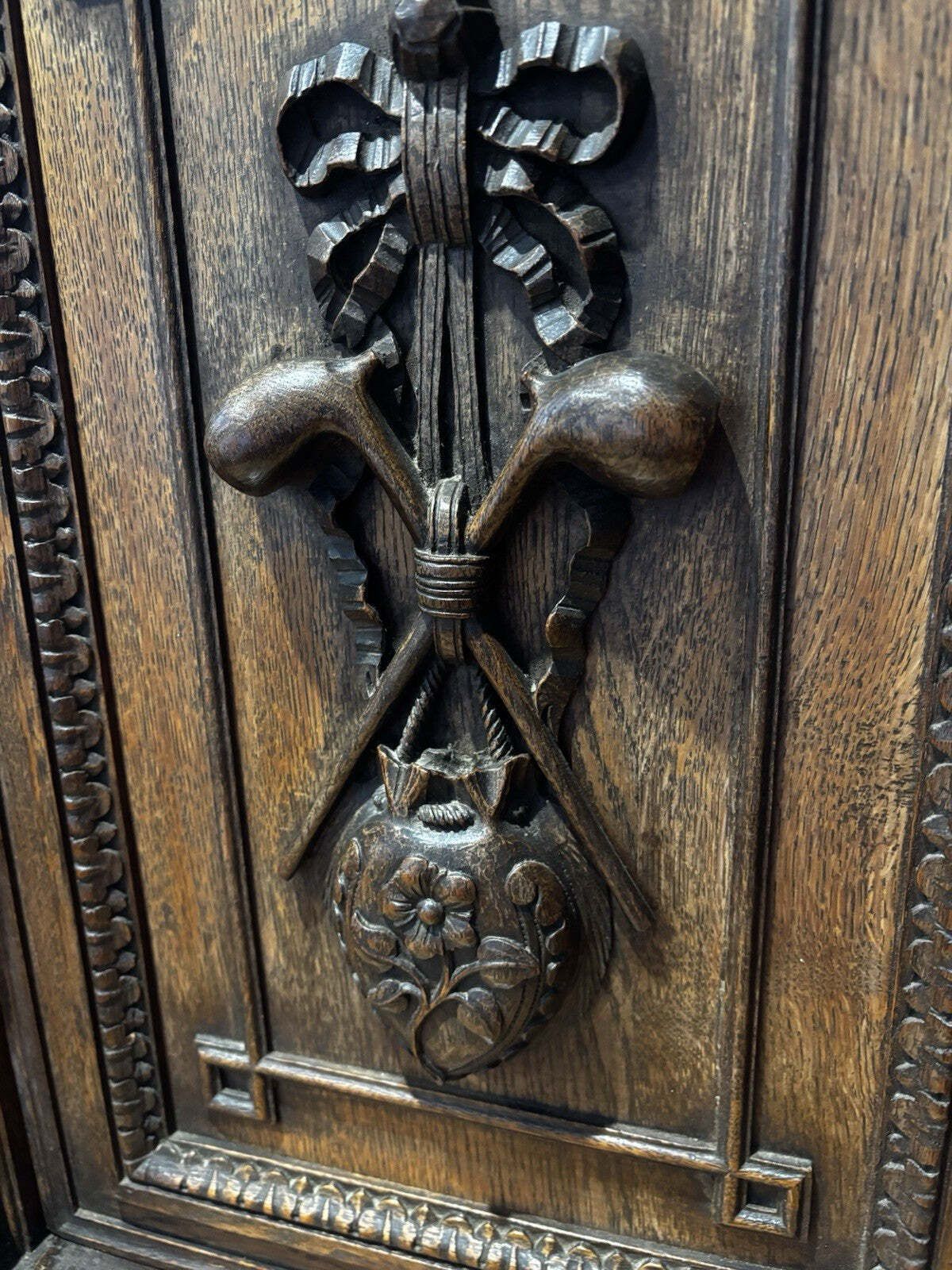 Victorian Tobacconist Carved Oak Pipe Cabinet With Pipe Collection photo vinterior