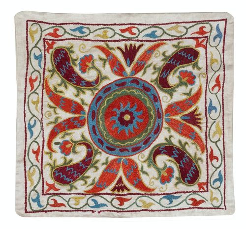 17" x 18" Handgeborduurd kussenhoes van zijde en katoen. Uzbeks sierkussenhoes
