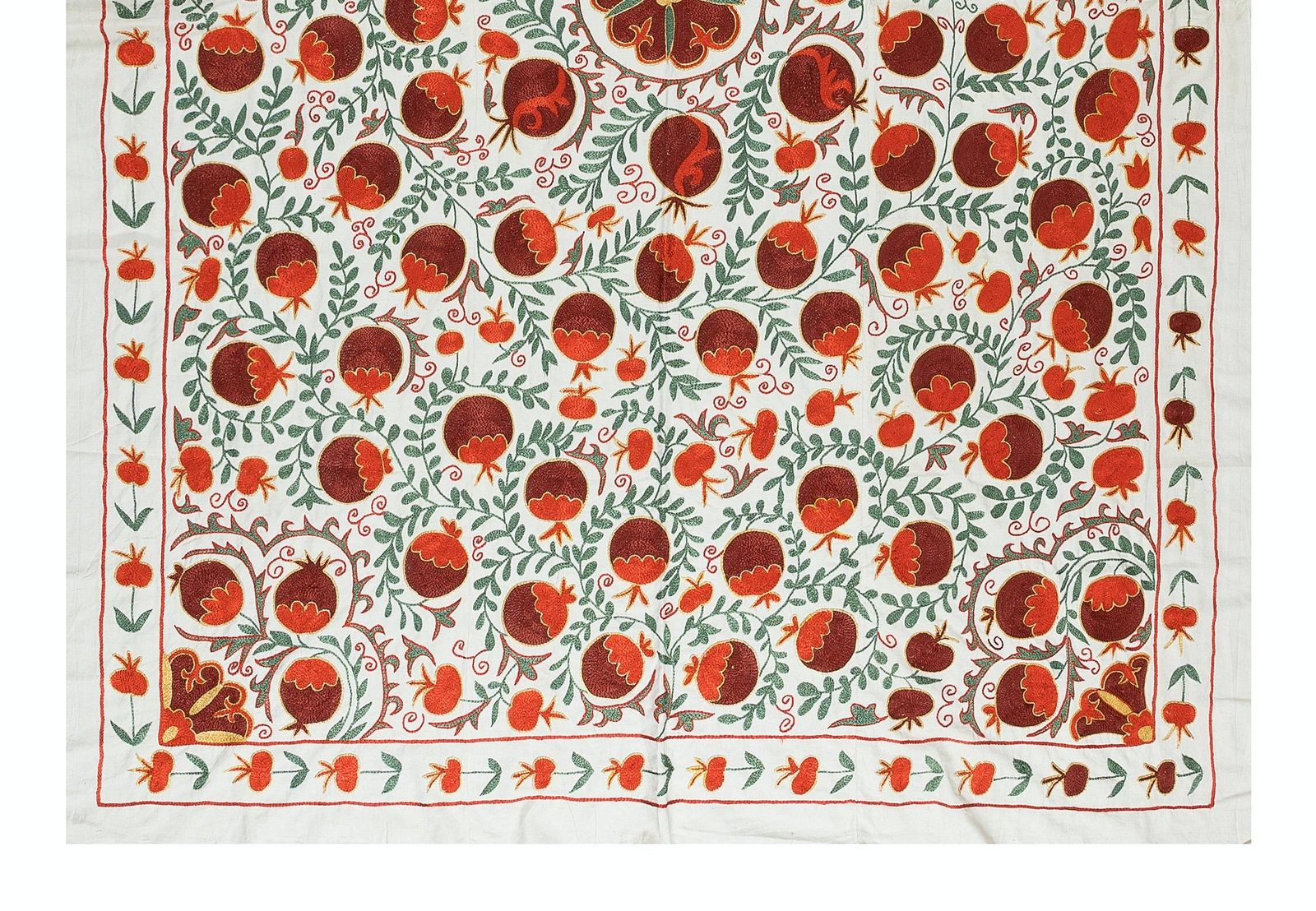 Tissu Suzani brodé à la main en soie, couvre-table, tenture murale ouzbèke, 5 x 7 ft photo for sale