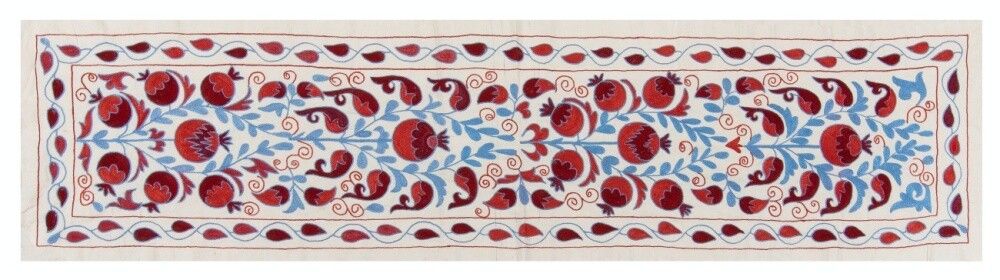 Chemin de table asiatique Suzani, 1,7 x 6,3 ft. Tenture murale brodée en soie photo 322.0