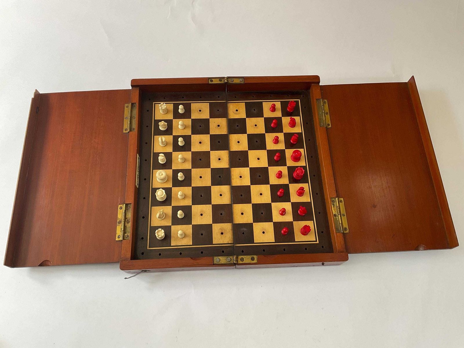Grand Victorian Bone Travel Chess Set – Peter Robinson Oxford St. London – C. 1890