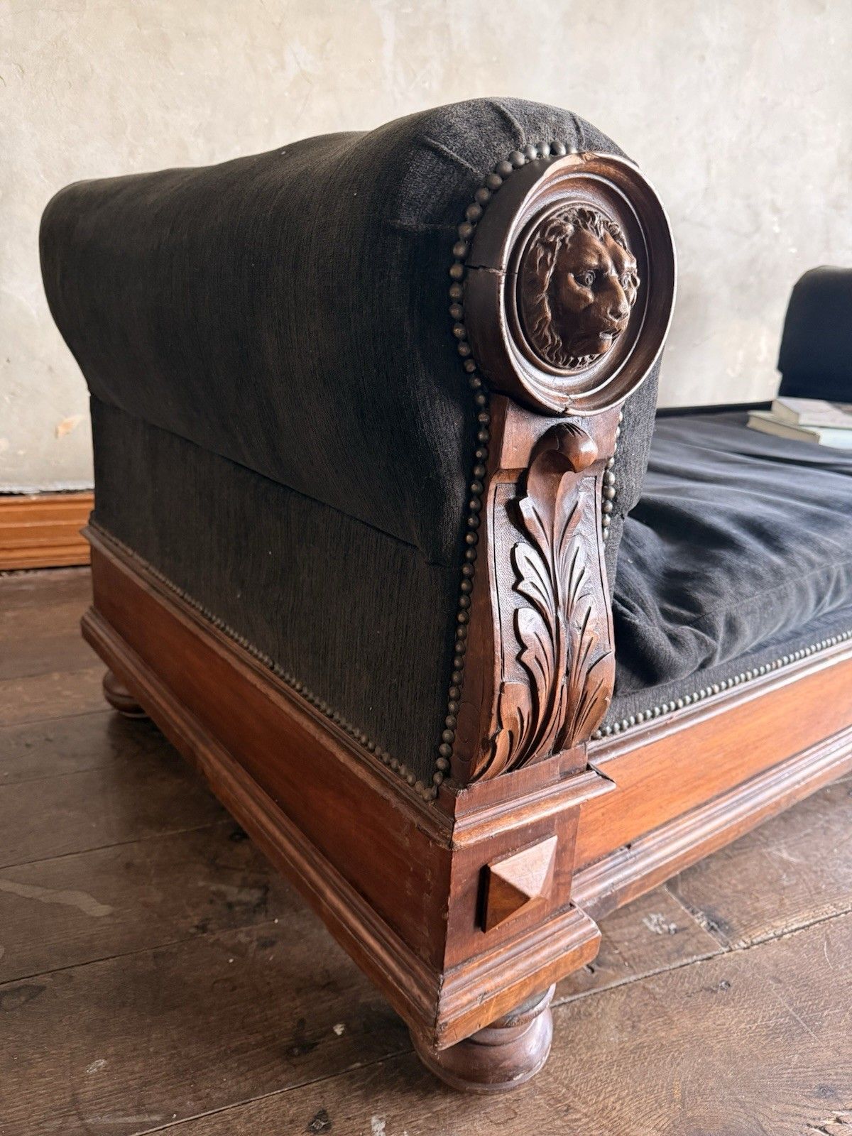 photo furniture Rare Grey Black Antique Drop End Window Seat Daybed Chaise Longue Sofa 1880 C