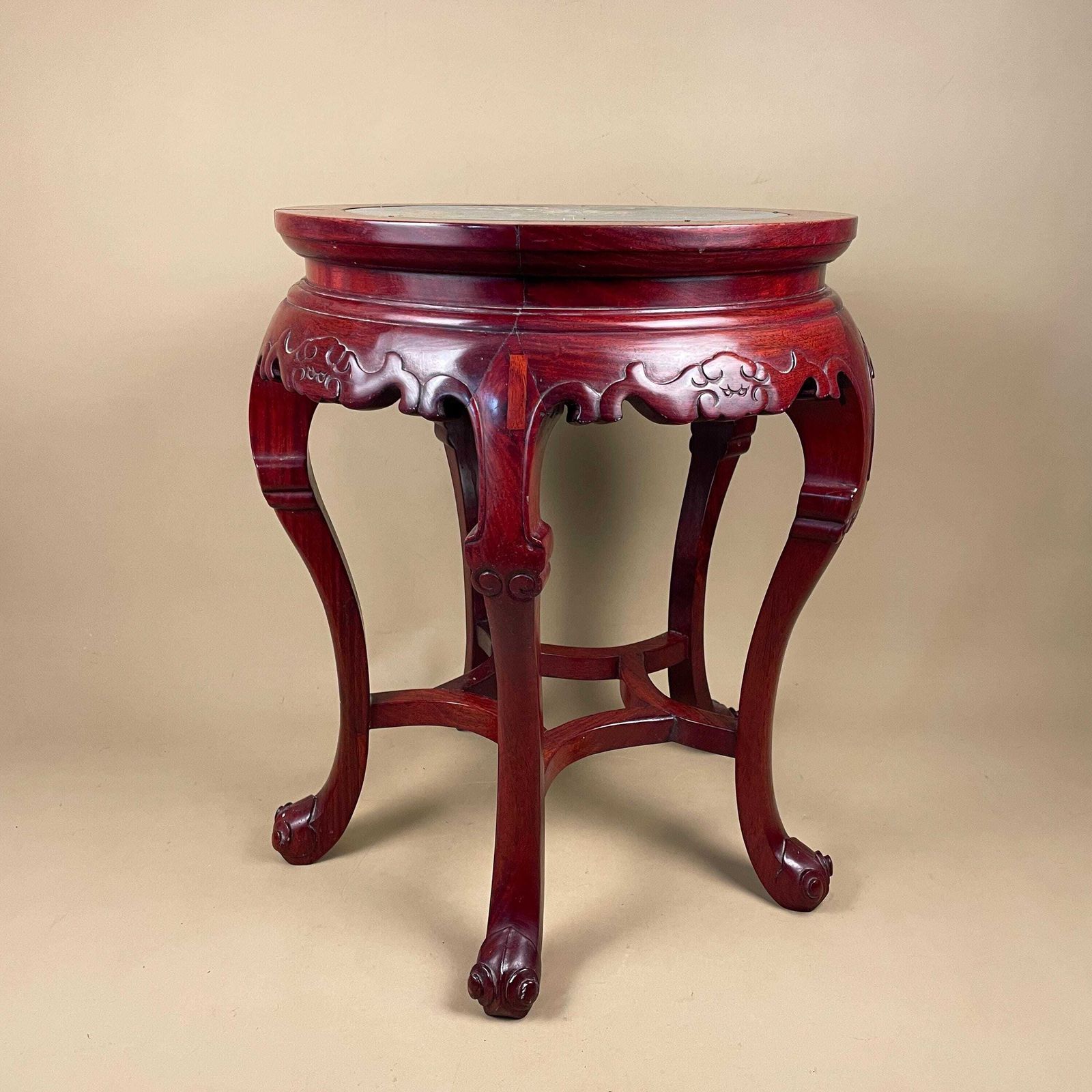 photo furniture Oriental Cloisonne Wood Table Round Carved Red Hardwood Side Accent End Table Vintage Asian Blue Top Floral