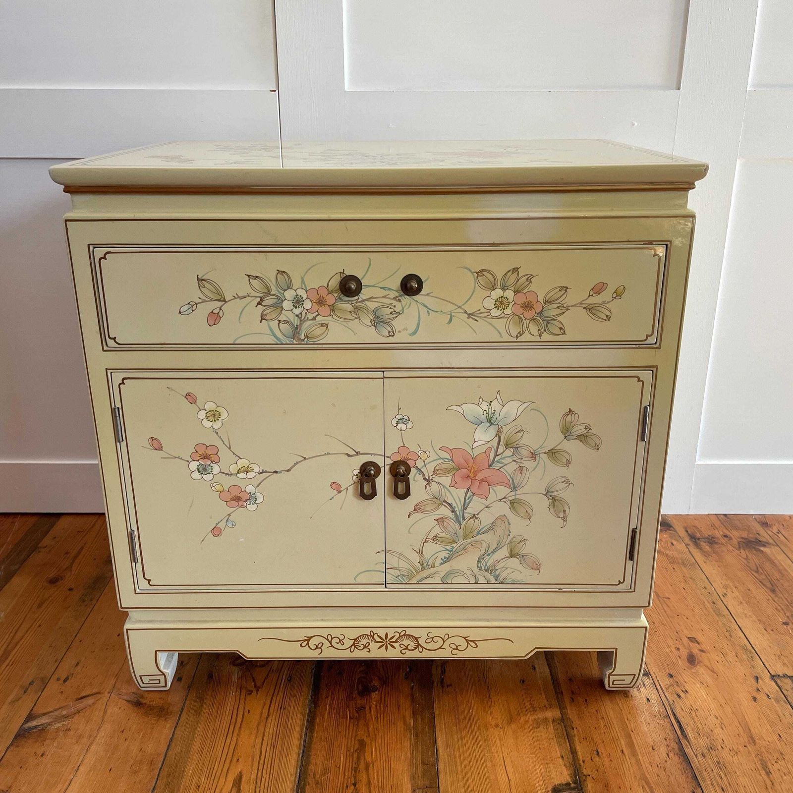 Chinese Lacquer Cabinet Hand Painted Glass Top Cream Floral Wood Chest Sideboard Vintage Dresser Oriental Asian photo vinterior