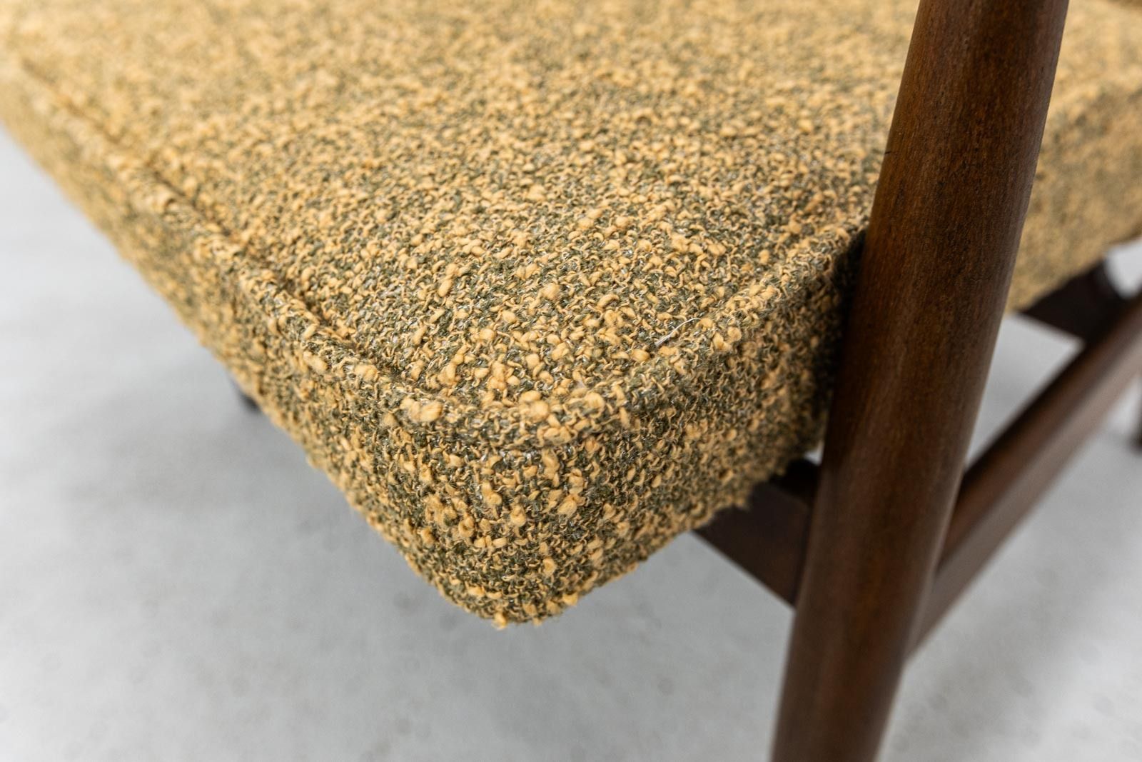 900.0 Mid Century Fauteuil Gfm 87 Van Juliusz Kędziorek, Kvadrat Bouclé, Polen, Jaren 1960 photo