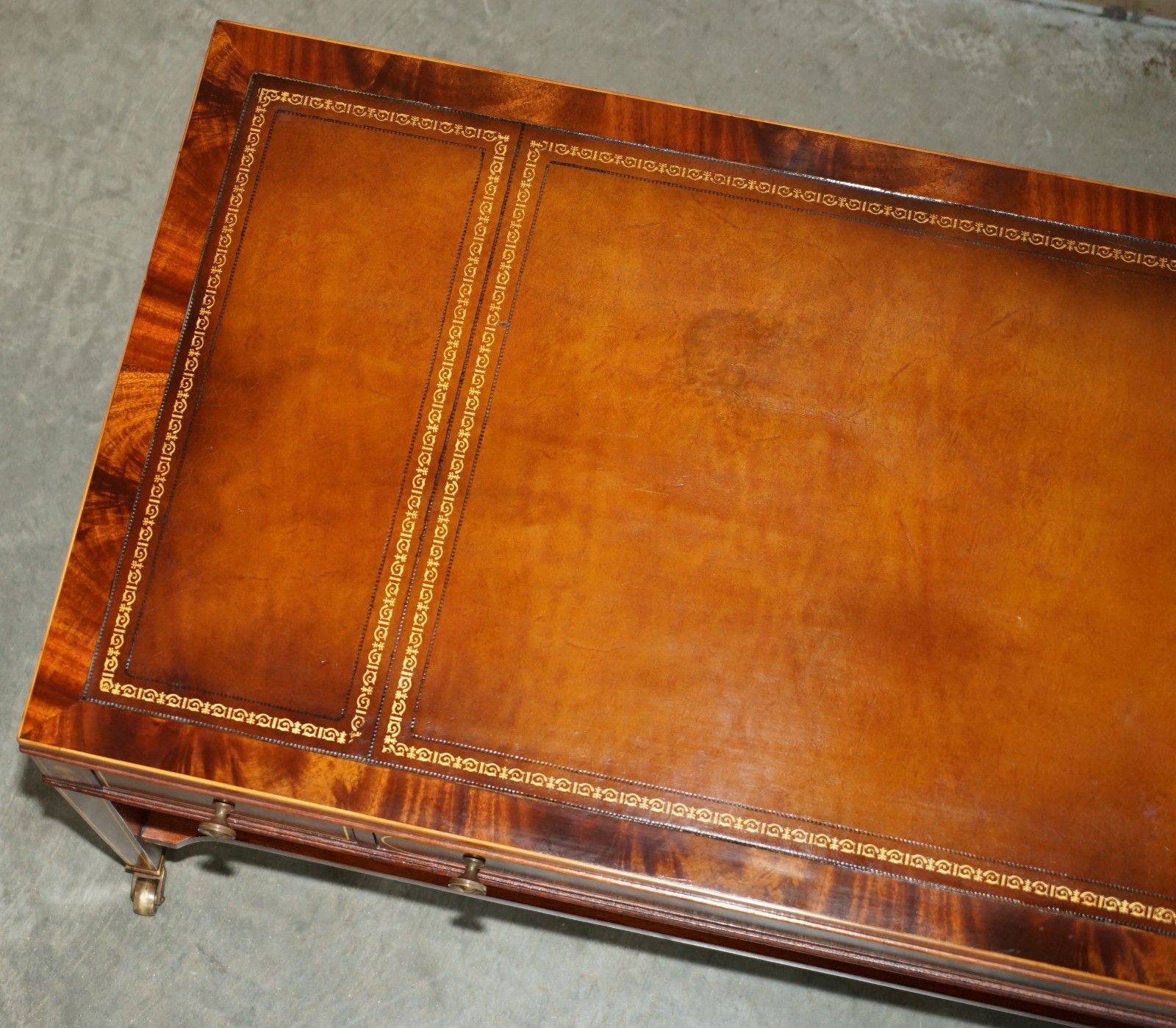 Exquisite Hand Dyed Brown Leather Sheraton Inlaid Flamed Mahogany Coffee Table photo 2850.0