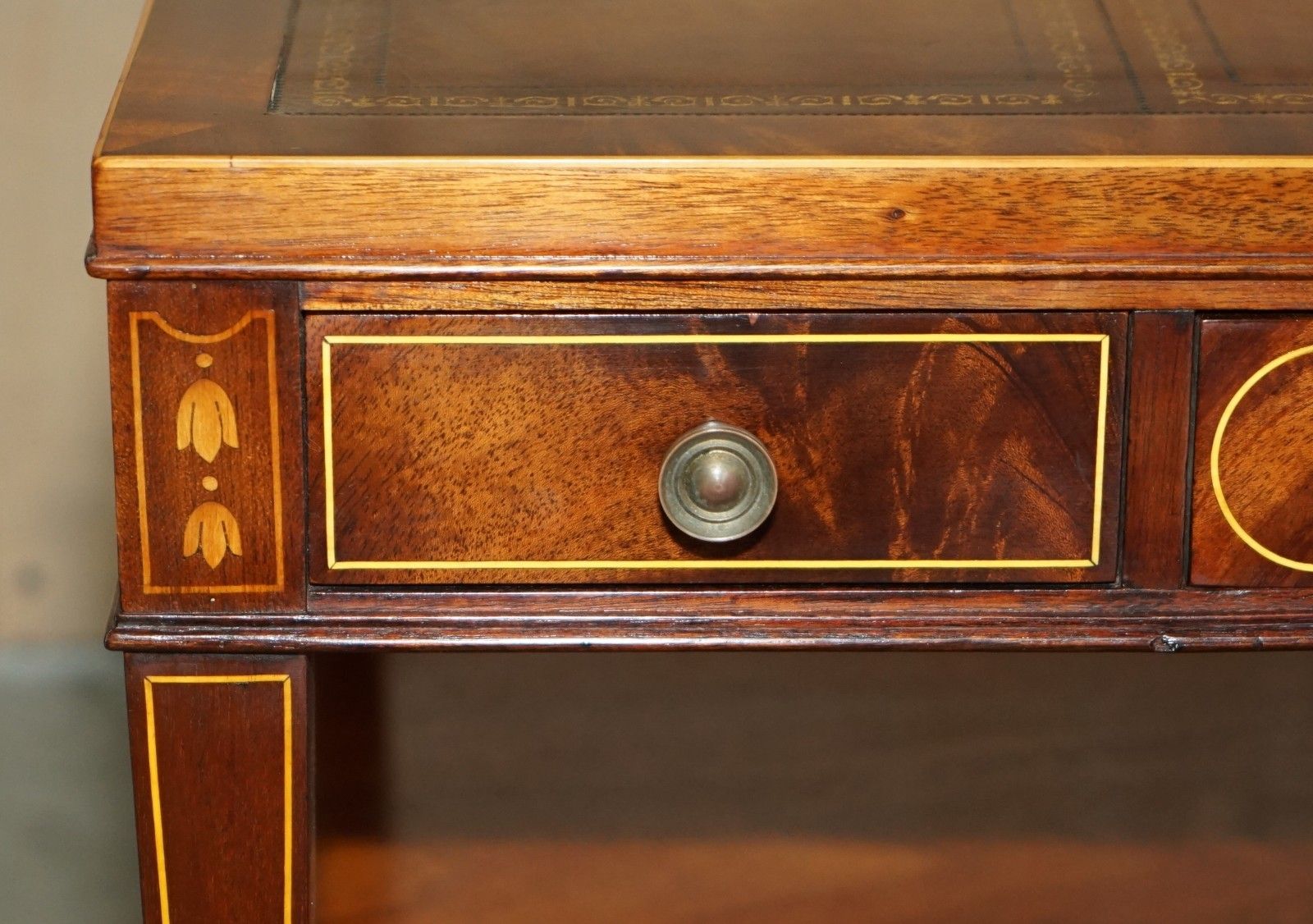 photo furniture Exquisite Hand Dyed Brown Leather Sheraton Inlaid Flamed Mahogany Coffee Table