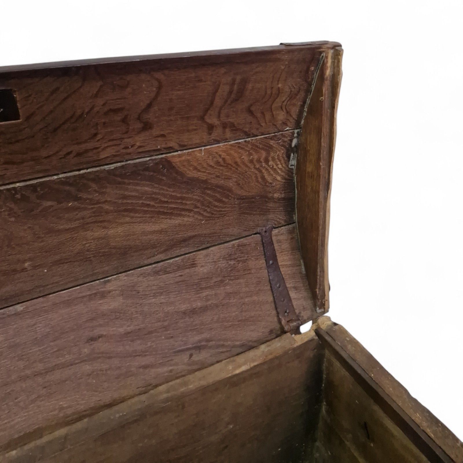 photo vintage Continental Wooden Storage Chest Dome Top Rustic Coffer Blanket Box Large