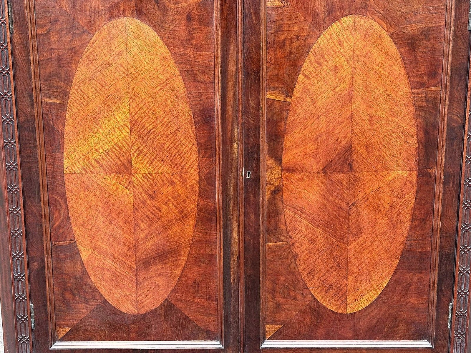 photo vinterior Edwardian Mahogany Corner Cabinet