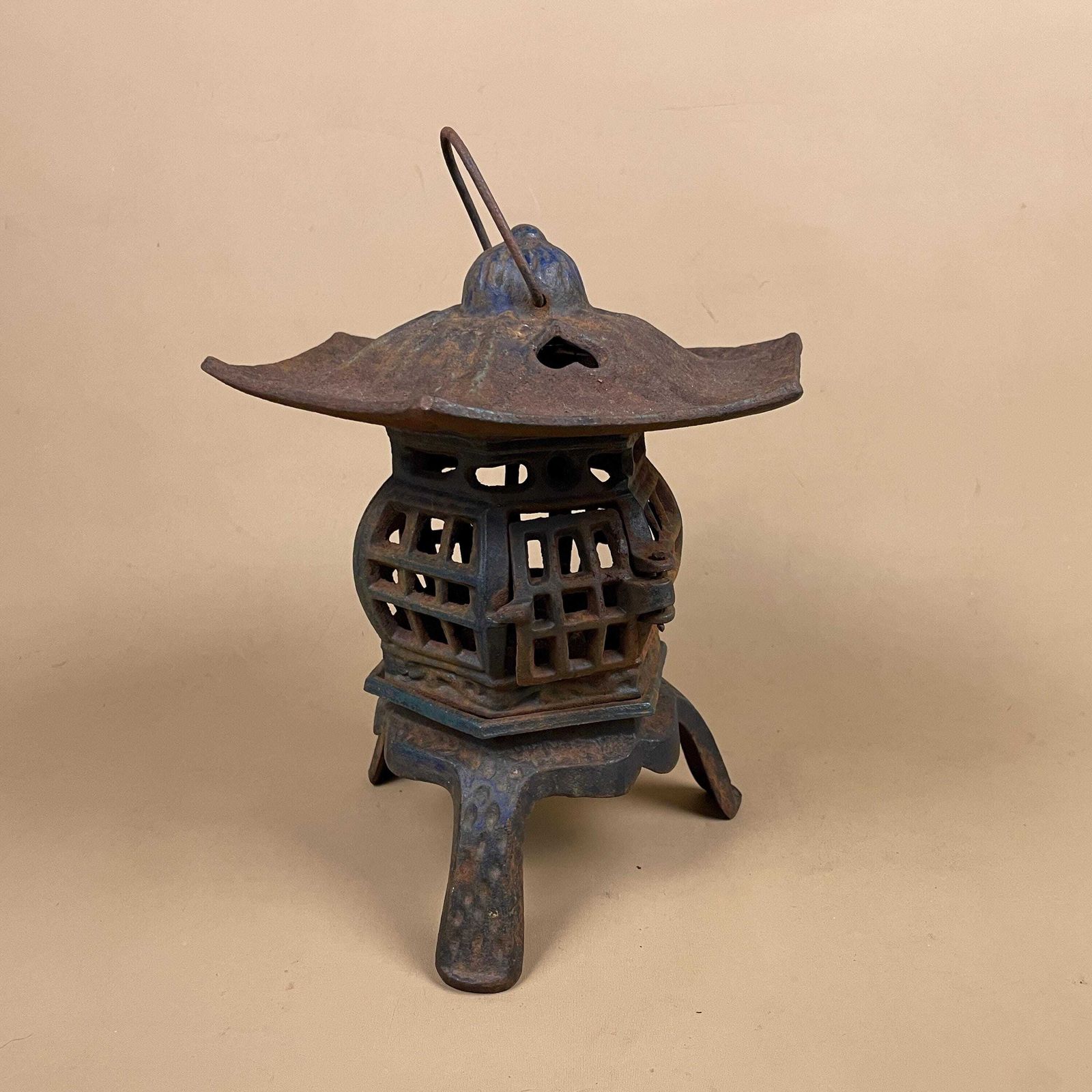 Japanese Pagoda Lantern Oriental Lamp Cast Metal Asian Garden Light Blue Indoor Outdoor Lighting Home Accent Candle Tealight Holder Antique photo Garden Lighting