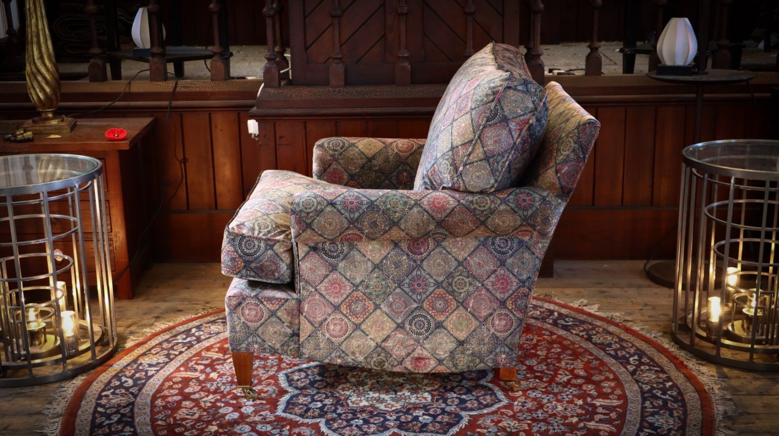 photo vinterior Stunning George Smith Short Scroll Arm Signature Armchair With Cushion Back 🚚