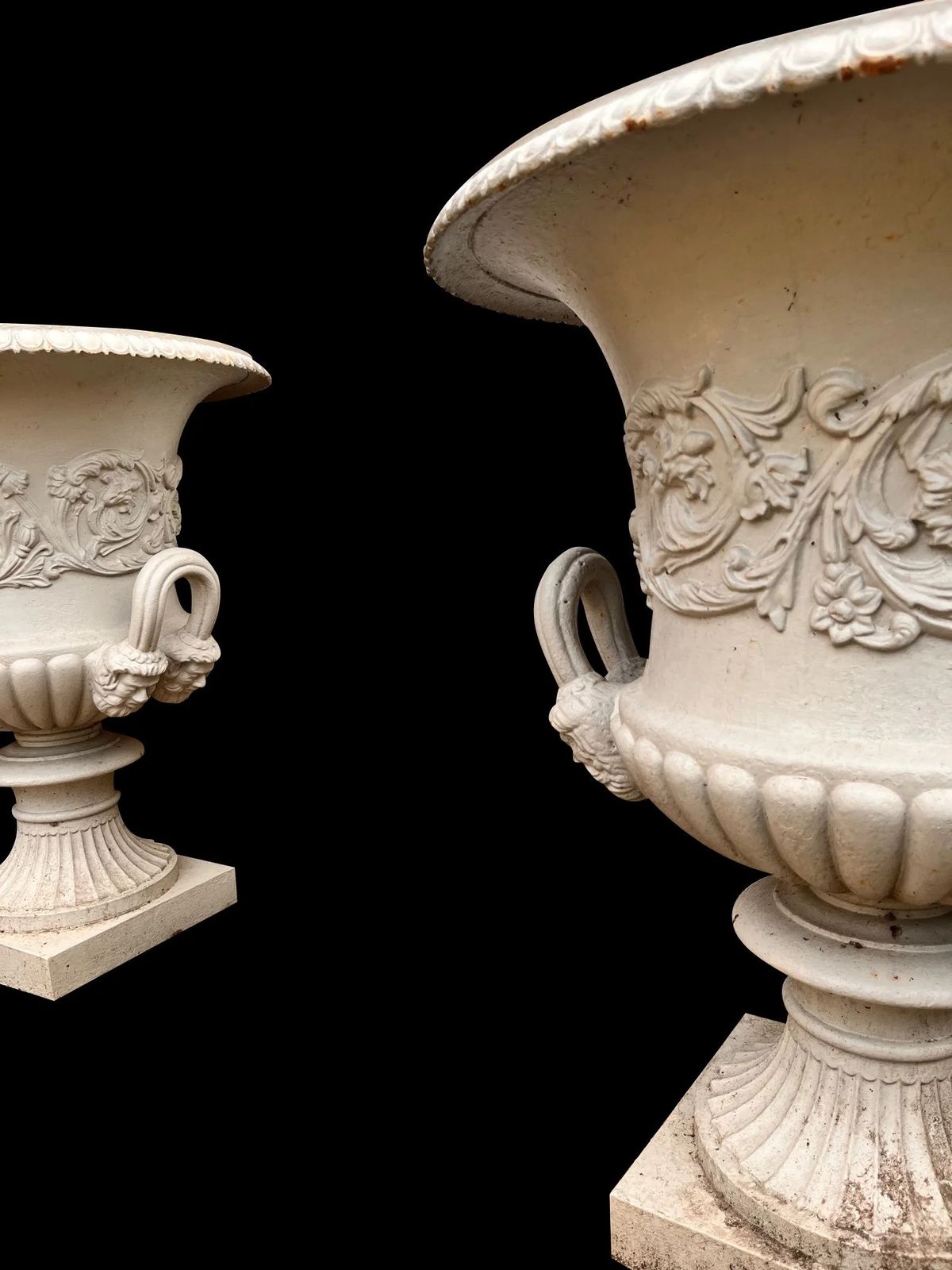 Large Campana Urns With Satyrs Masks From The English Foundry Andrew Handyside