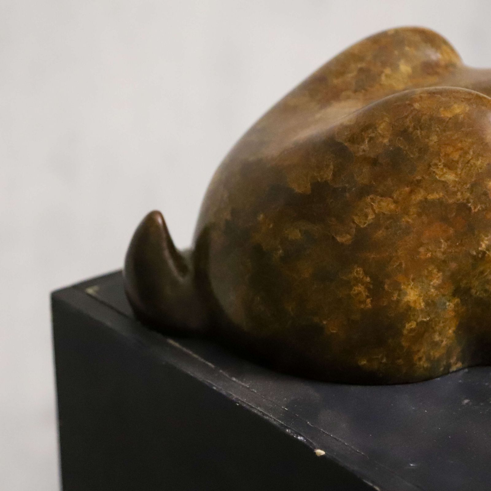 “Taking It Easy” – Bronze Rabbit By Richard J. Smith, Artist’s Copy, Lost‑Wax Cast photo 5950.0
