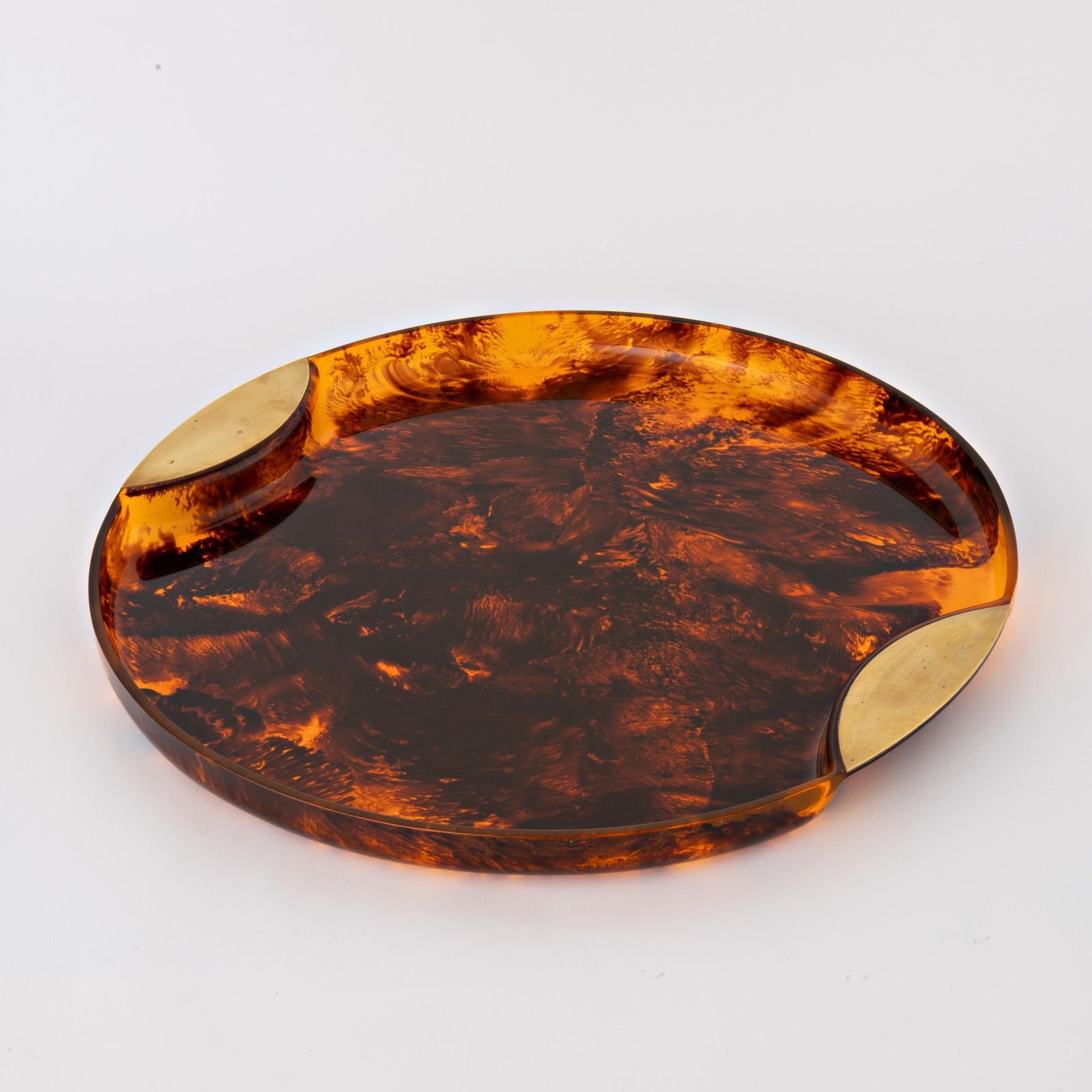 Mid Century Guzzini Faux Schildpadschild Dienblad Acryl En Messing, Jaren 1970 | Italiaans Decoratief Serveerschaal Vintage Goud Bruin Schildpad Lucite Jaren 1970 photo 555.14
