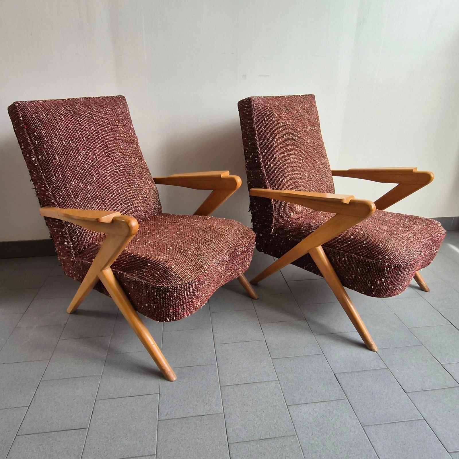 photo vinterior Pair Of Vintage 1950 Feet Compass Signs Erton 50s Rockabilly Zazou Armchairs