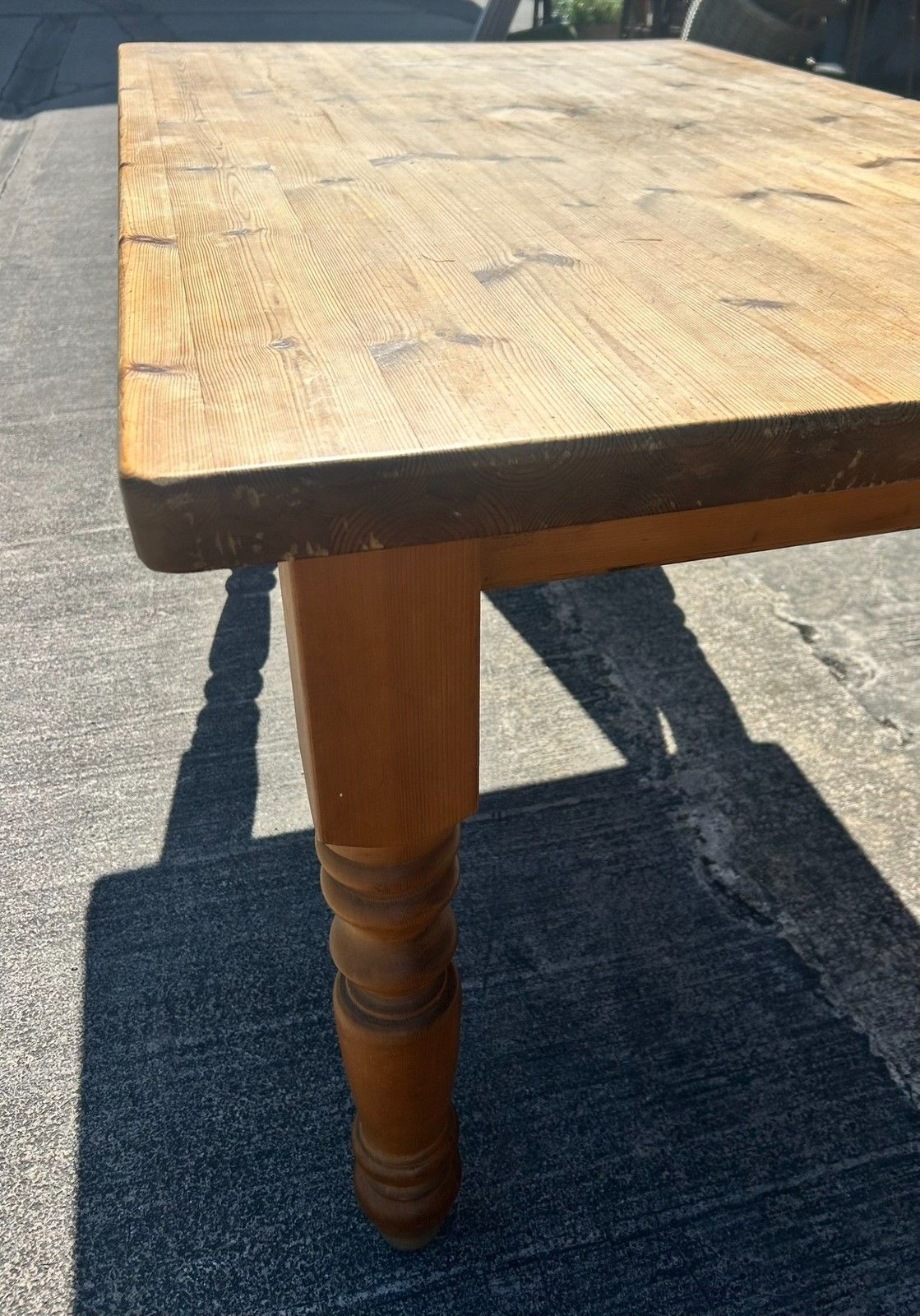 photo furniture Vintage Waxed Pine French Style Farmhouse Dining Table 150cm X 91cm