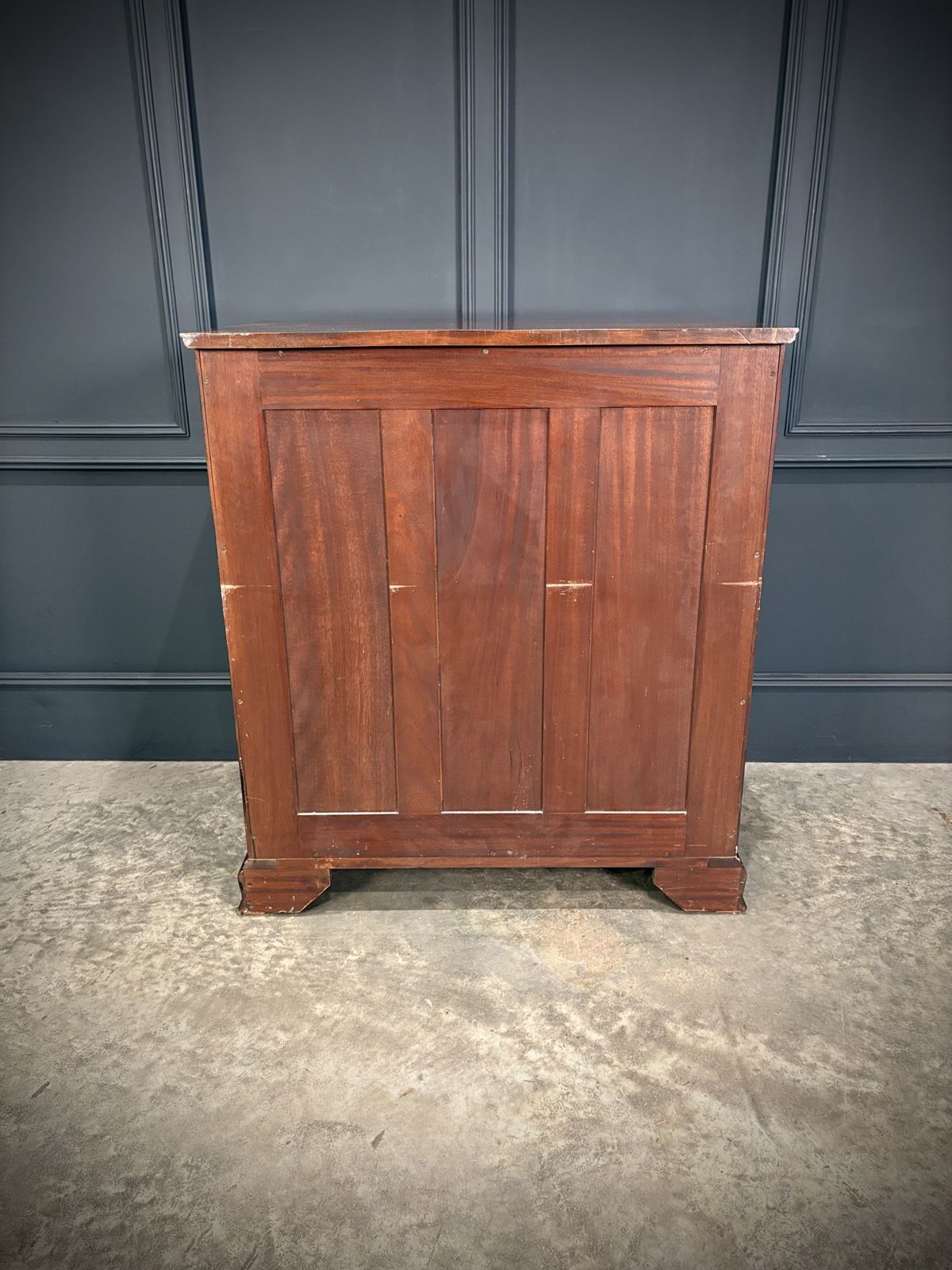 photo vinterior Mahogany Chest By Waring & Gillow