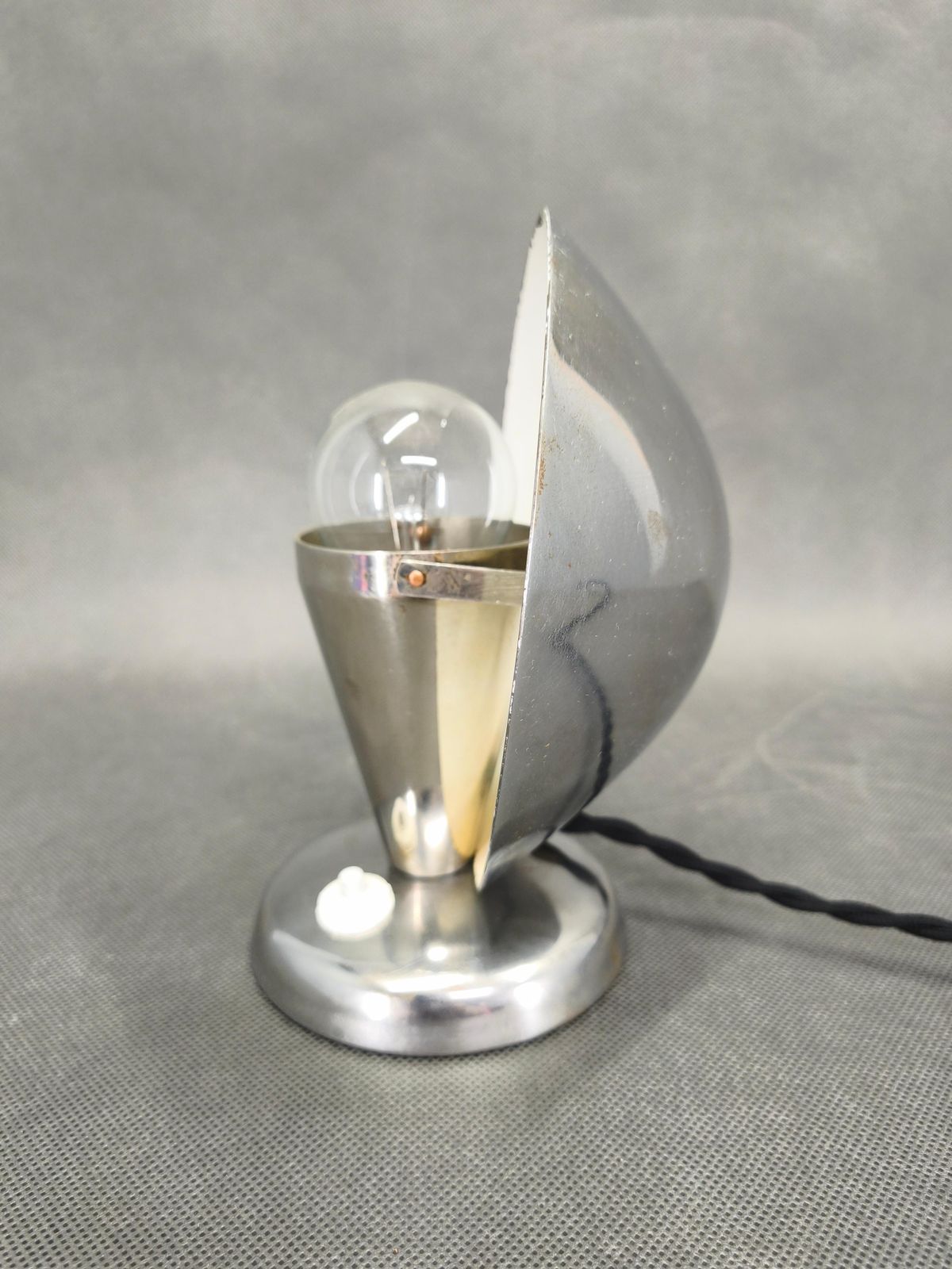 Bauhaus Chromen Tafellamp Met Verstelbare Kap, Jaren 1930 photo for sale
