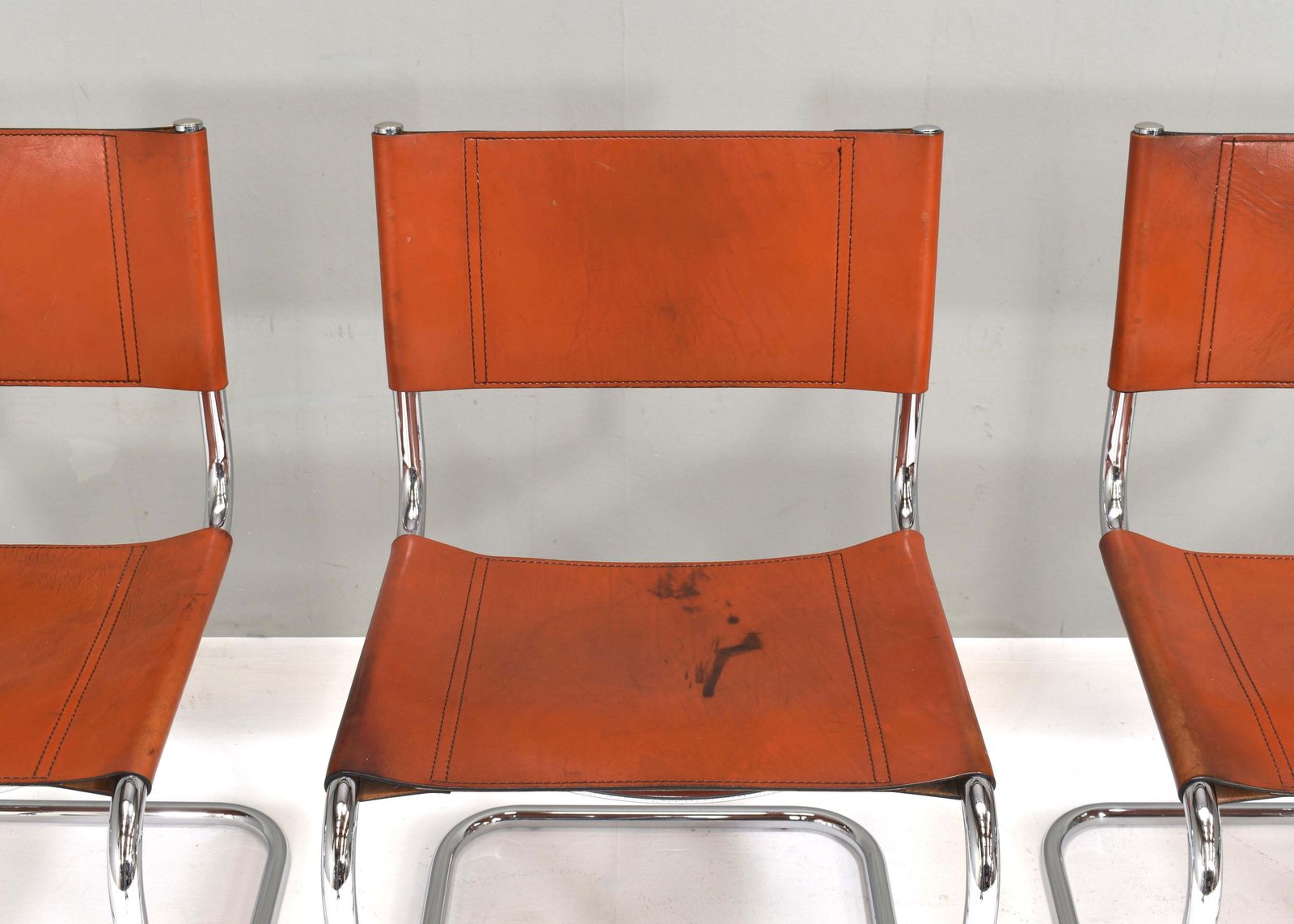 photo vintage Set Of 4 Mart Stam S33 For Fasem Dining Chairs In Cognac Saddle Leather, 1970s