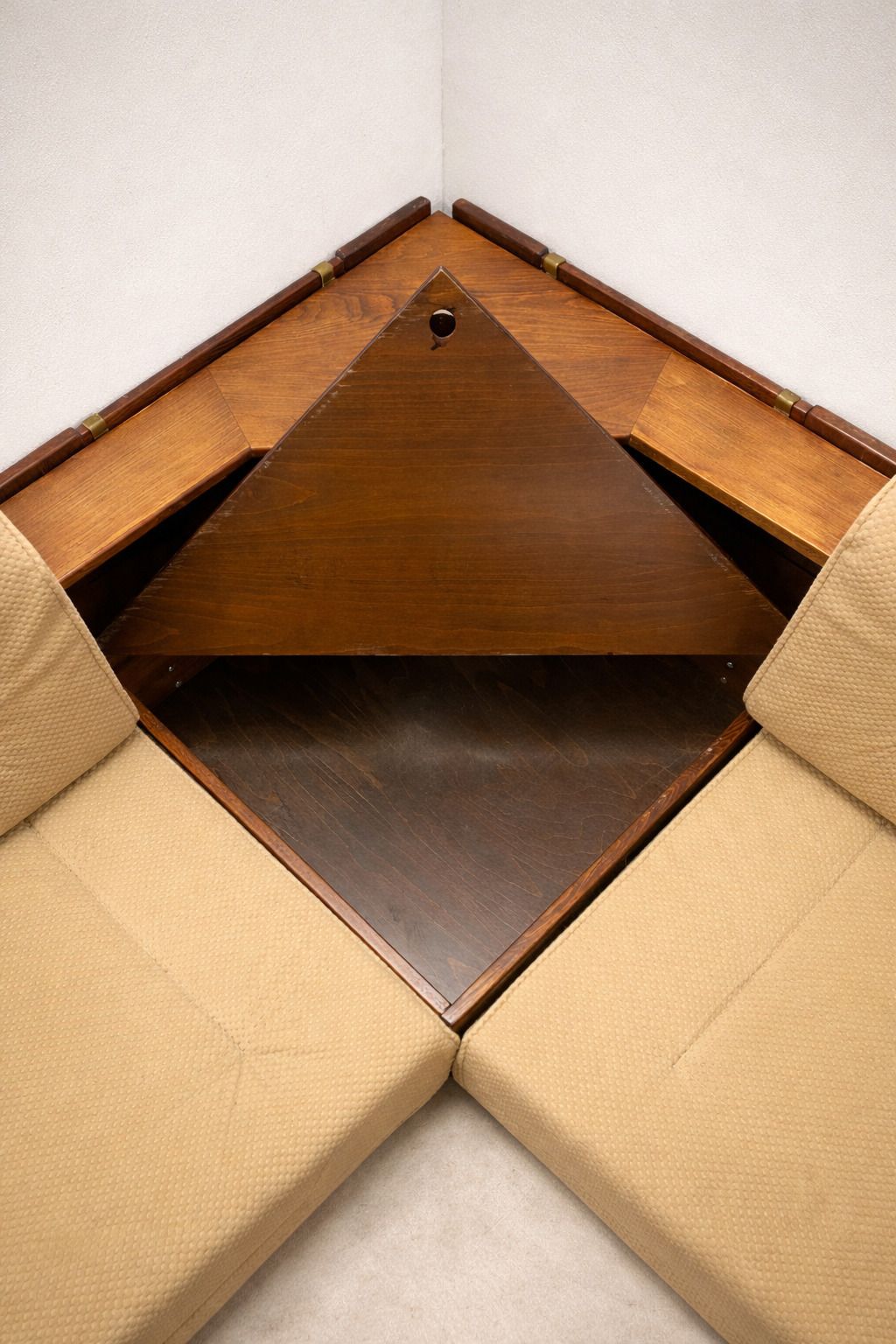 photo furniture Modulaire Mid Century Hoekbank Van Dřevotvar, Tsjecho Slowakije, Jaren 1960–1970
