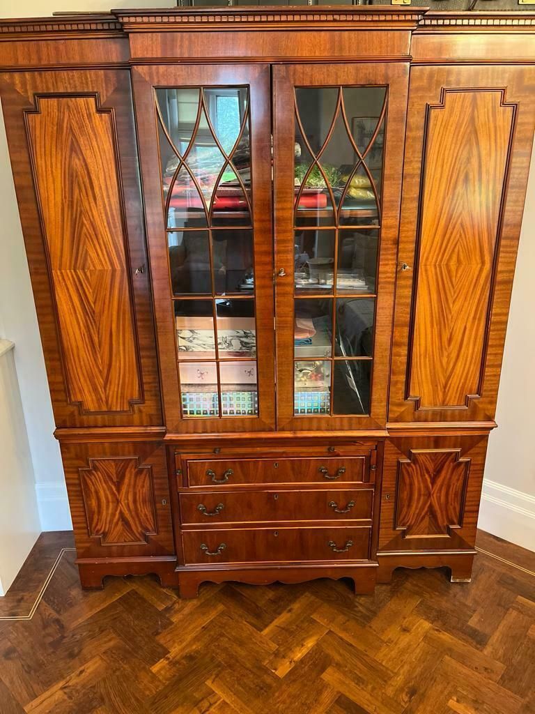 Beautiful Reproduction Mahogany Unit Dresser photo for sale