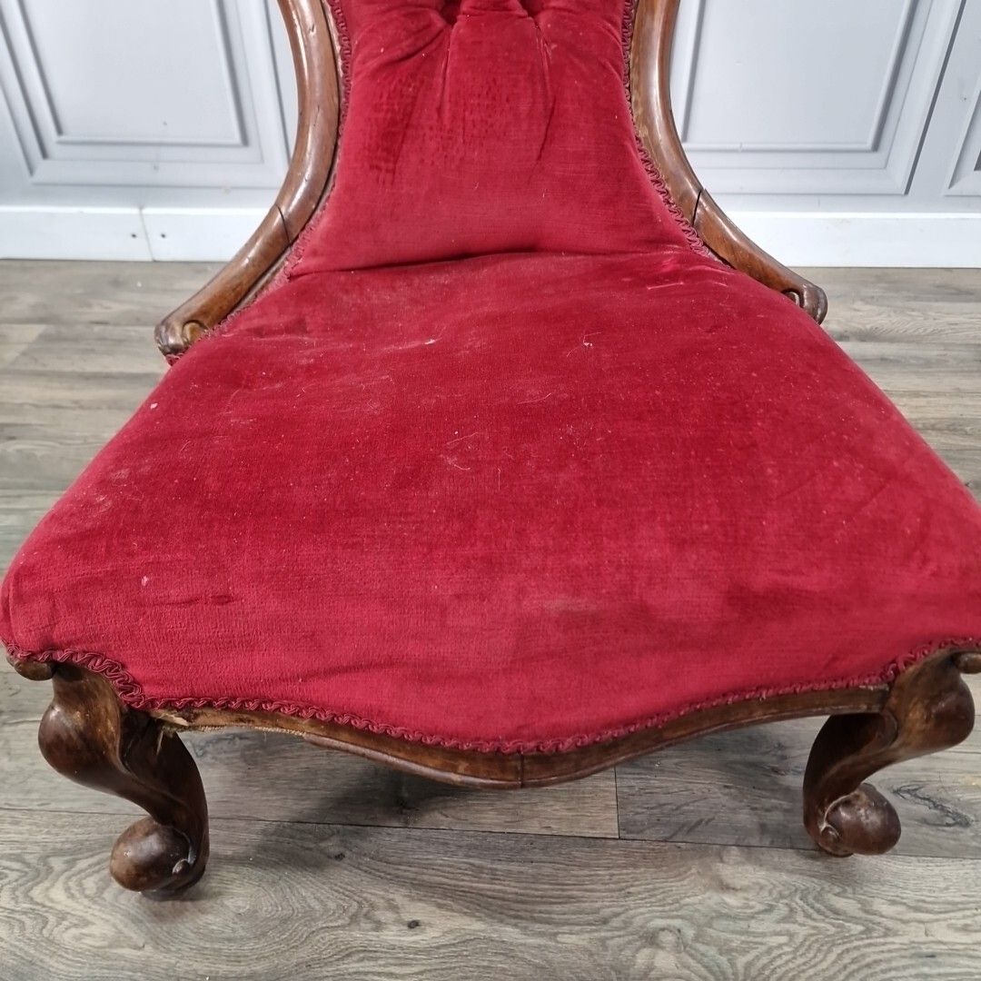 photo furniture Antique Spoon Back Chair Victorian Carved Button Fireside Nursing Seat Resto