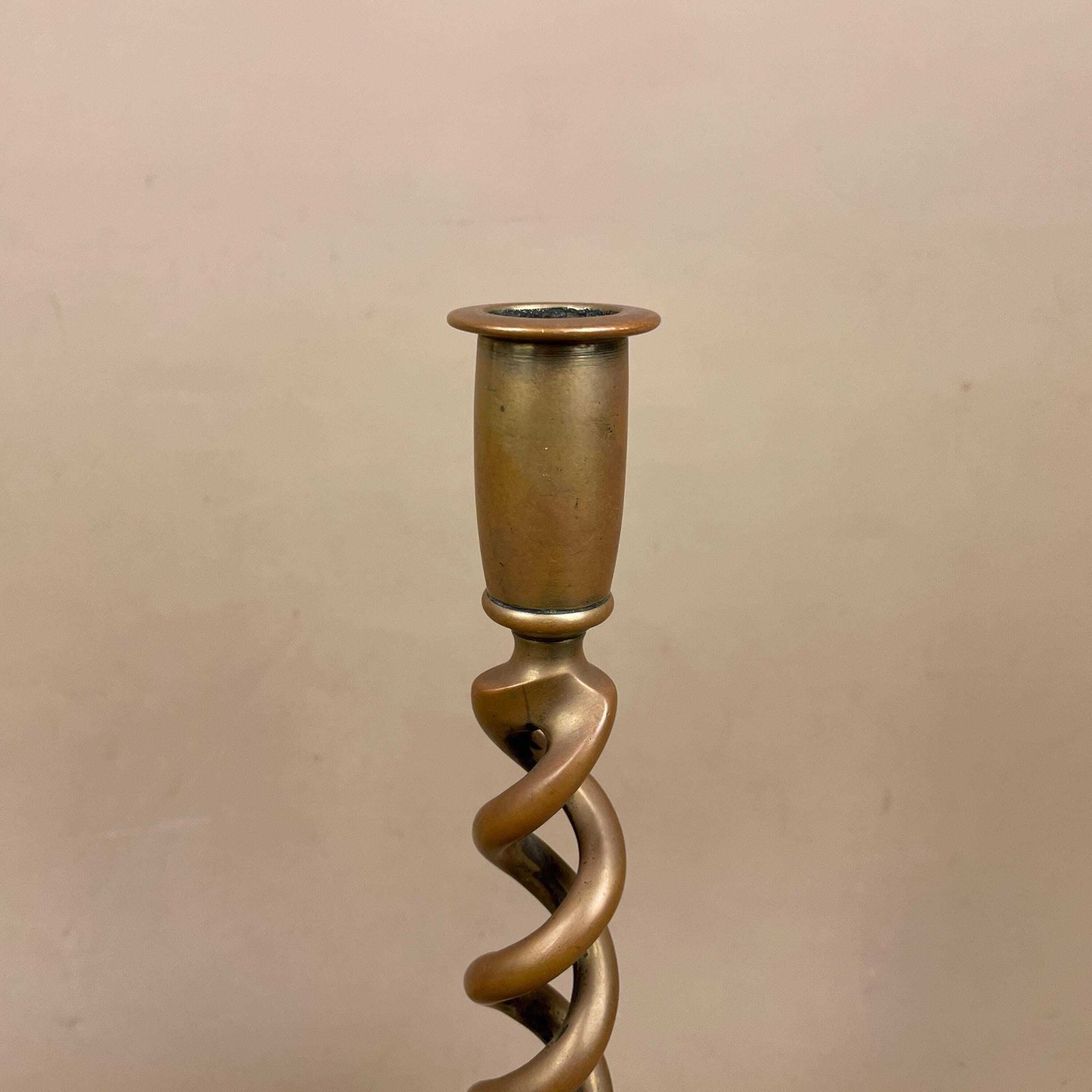 Antique Matching Pair Of Oriental Chinese Gold Brass Metal Candlestick Candle Stick Vintage Column Taper Dinner Candlesticks Twisted Twist photo vinterior