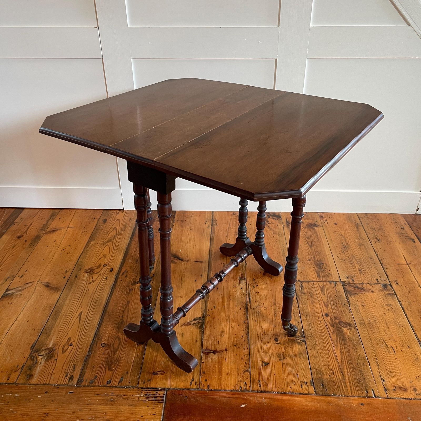 Antique Mahogany Gateleg Drop Leaf Table Turned Legs Side End Table English Vintage Solid Wood Folding Accent