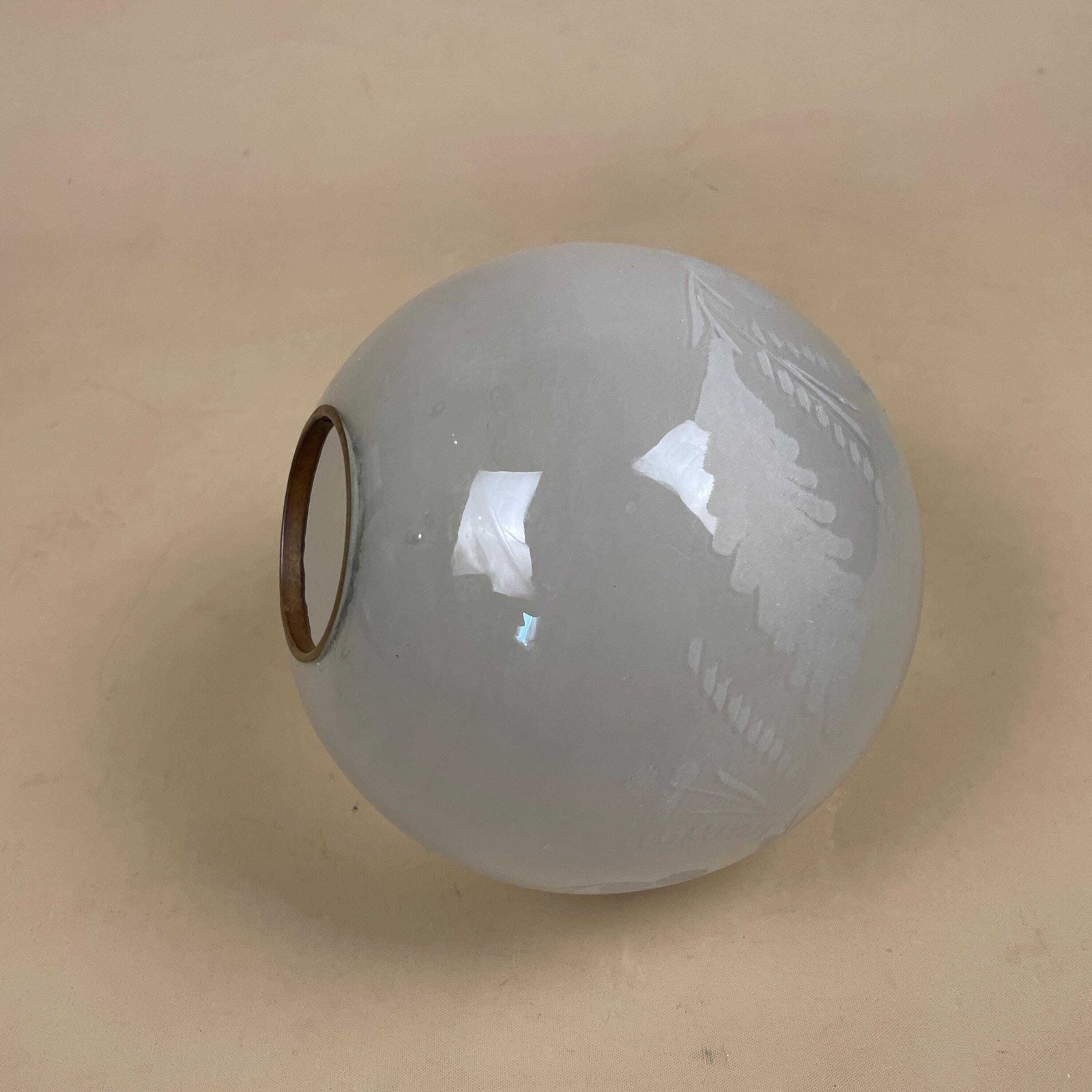 photo furniture Vintage Glass Lamp Shade Opaque Floral Globe Light Shade With Metal Fitter White Oil Lamp