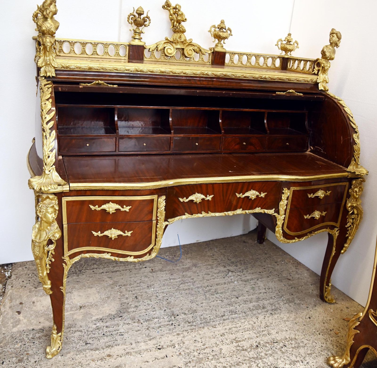 French Desk Bureau A Cylinder Roll Top Roi Louis XV photo for sale