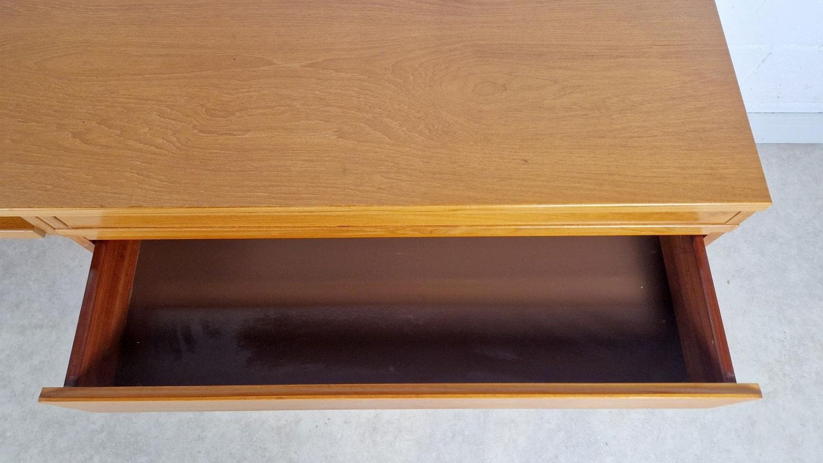 Robert Heritage For Beaver & Tapley Model 33 Vintage Mid Century 1970s Office Desk photo vinterior
