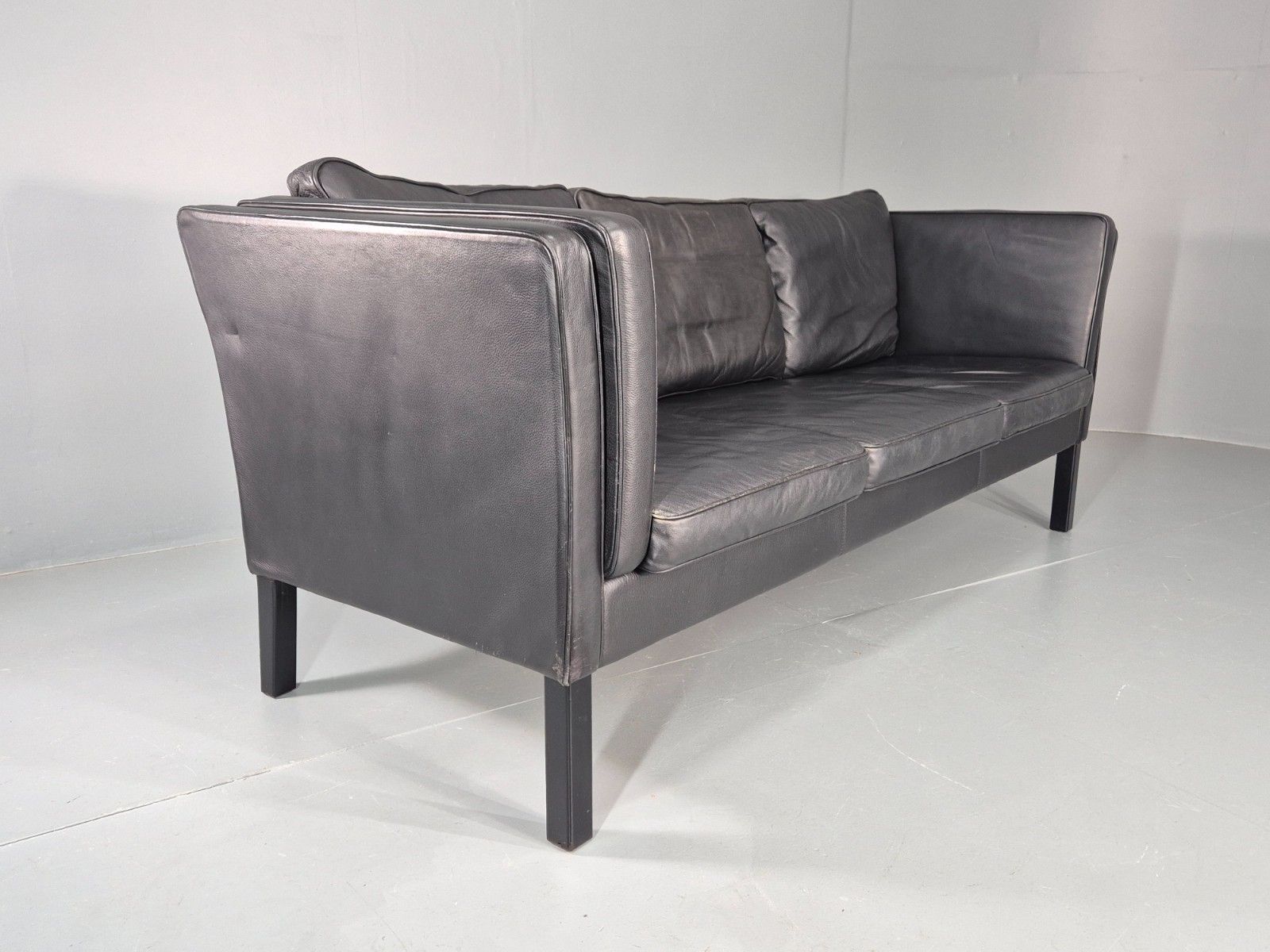 photo vinterior Vintage 3 Seater Sofa Danish Design Black Leather Mid Century Retro Eb08627 M3ss