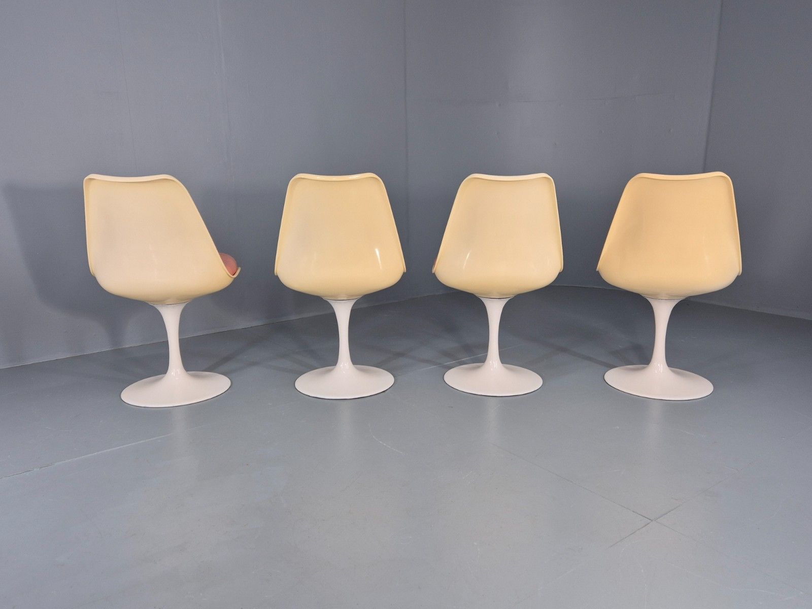 photo furniture 4 Tulip Based Swivel Chairs 1970s Retro Original Seat Pads Eb11843 Mdin
