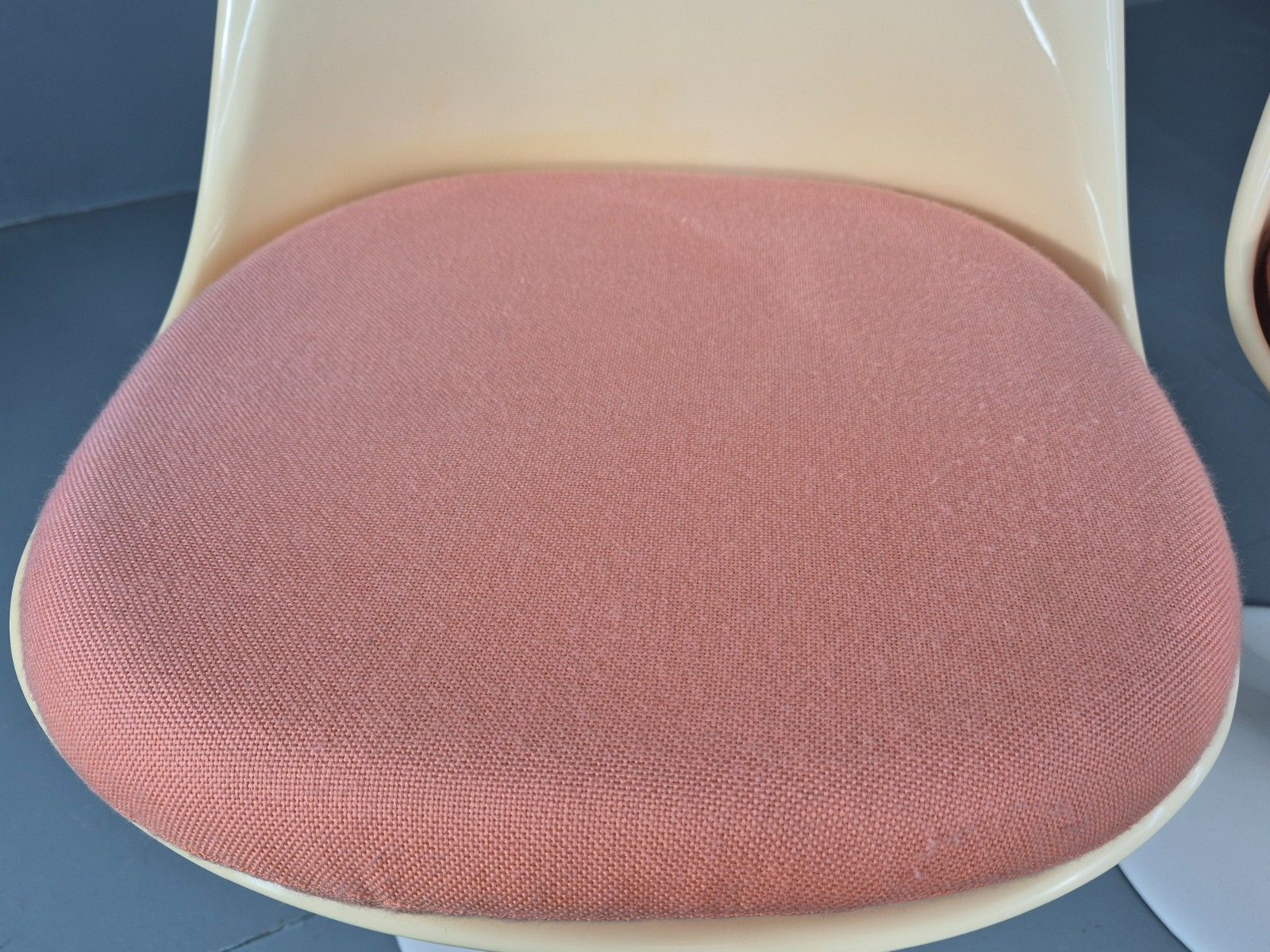 photo vinterior 4 Tulip Based Swivel Chairs 1970s Retro Original Seat Pads Eb11843 Mdin