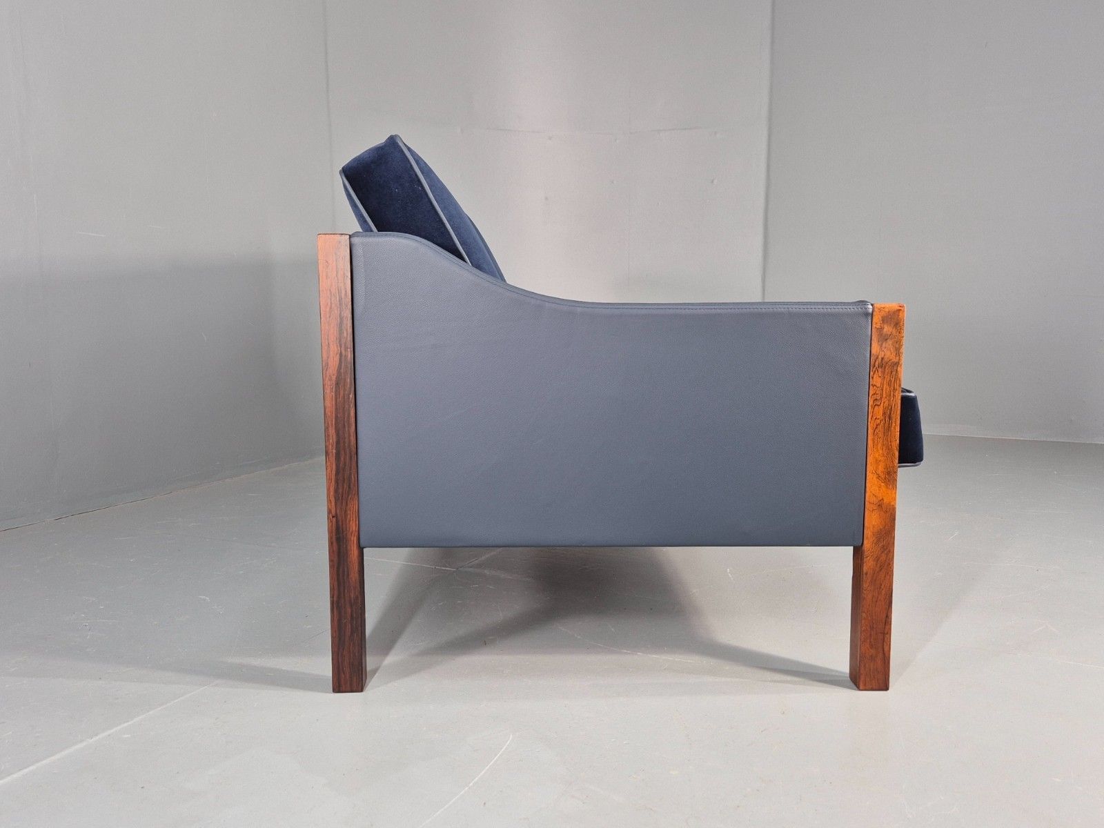 photo buy Vntage 2 Seater Sofa Danish Erik Jorgensen New Leather Upholstery  Eb11927 M2ss