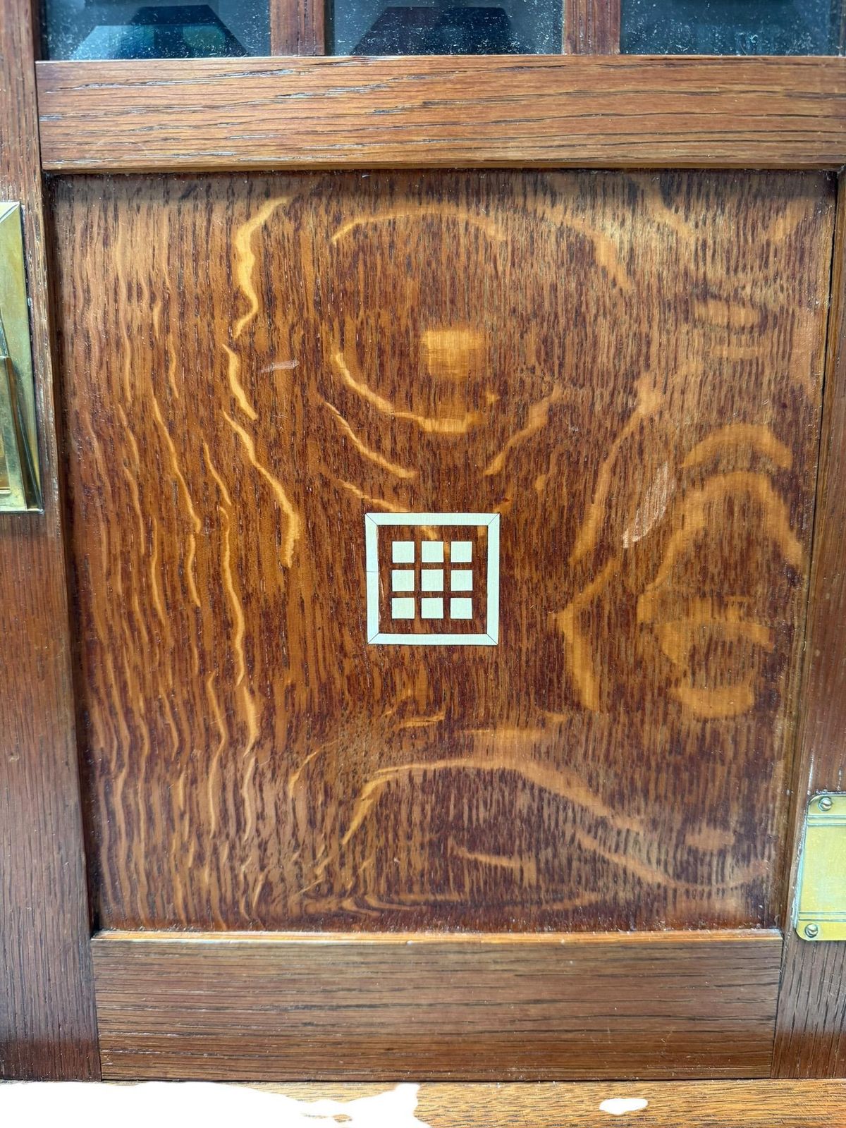 Arts & Crafts Wall Cabinet In Oak By Onder Den Sint Maarten, 1900s photo vinterior