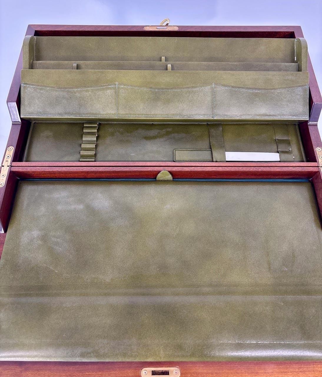 photo for sale Italian Travel Writing Desk With Fine Veneer And Green Leather, De Baggis Cantù